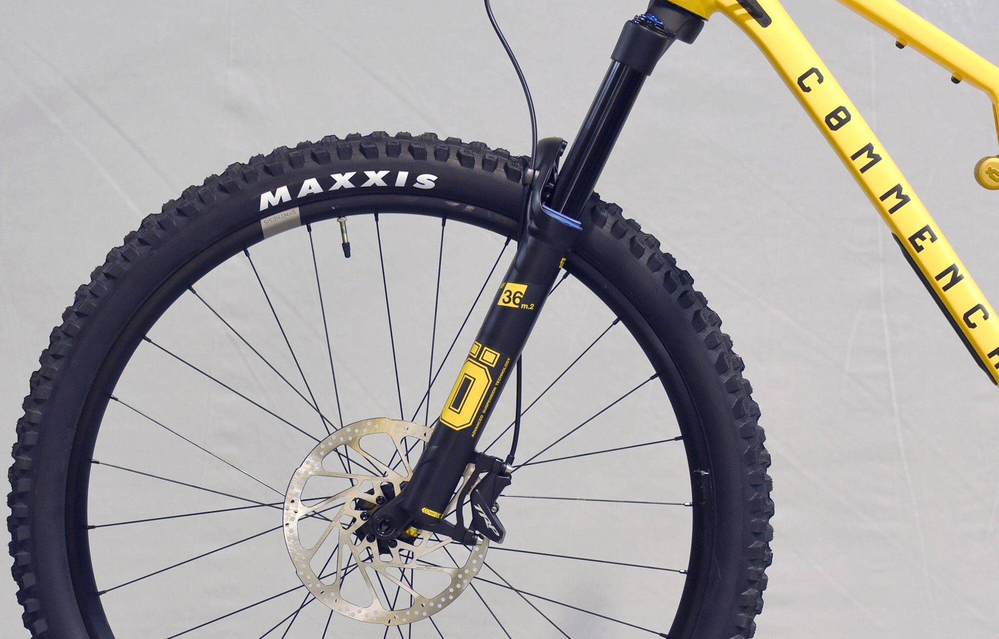 COMMENCAL META V5 OHLINS EDITION YELLOW - L (23122403) image large number 4
