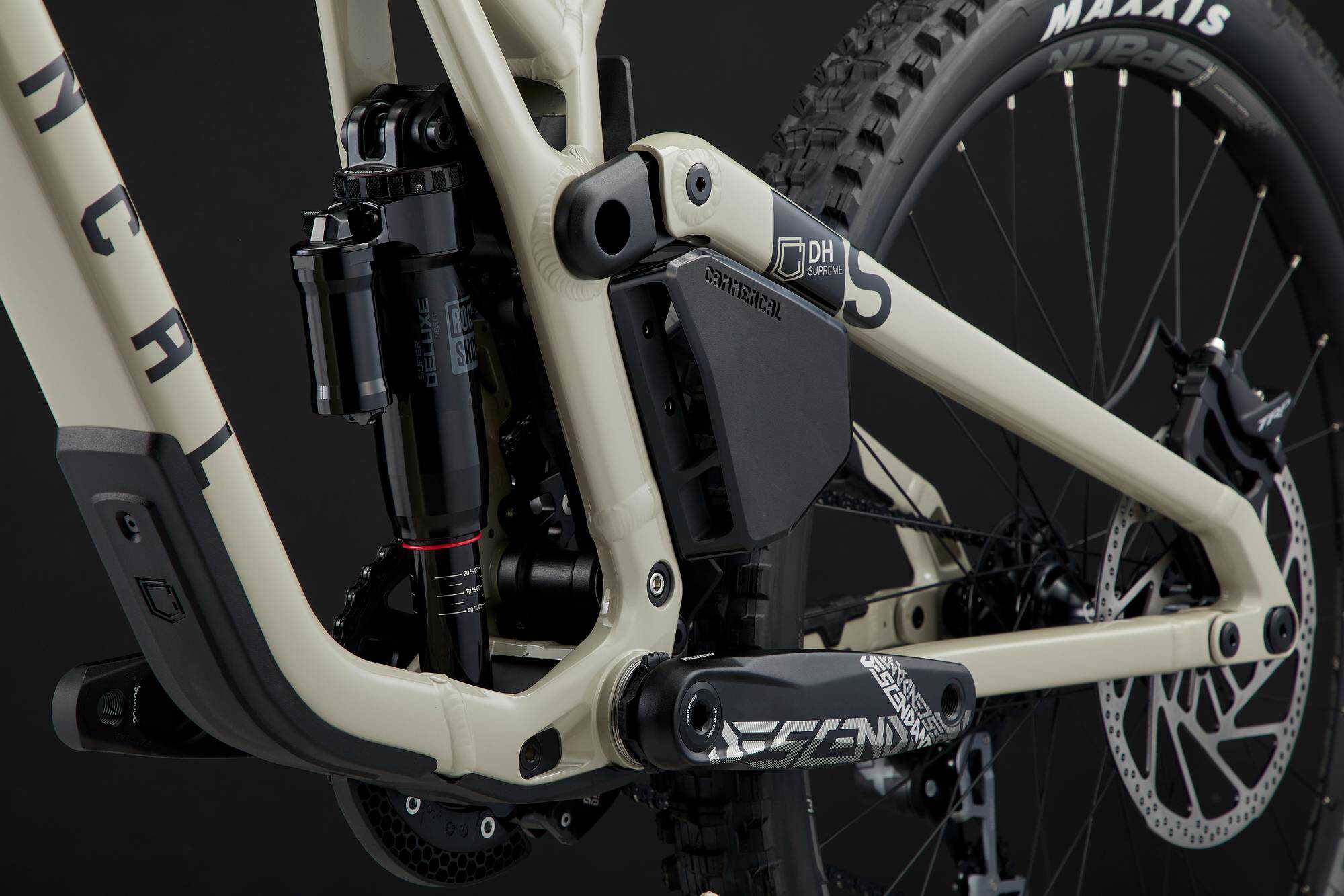 COMMENCAL SUPREME DH V5 RIDE CHALK image large number 4