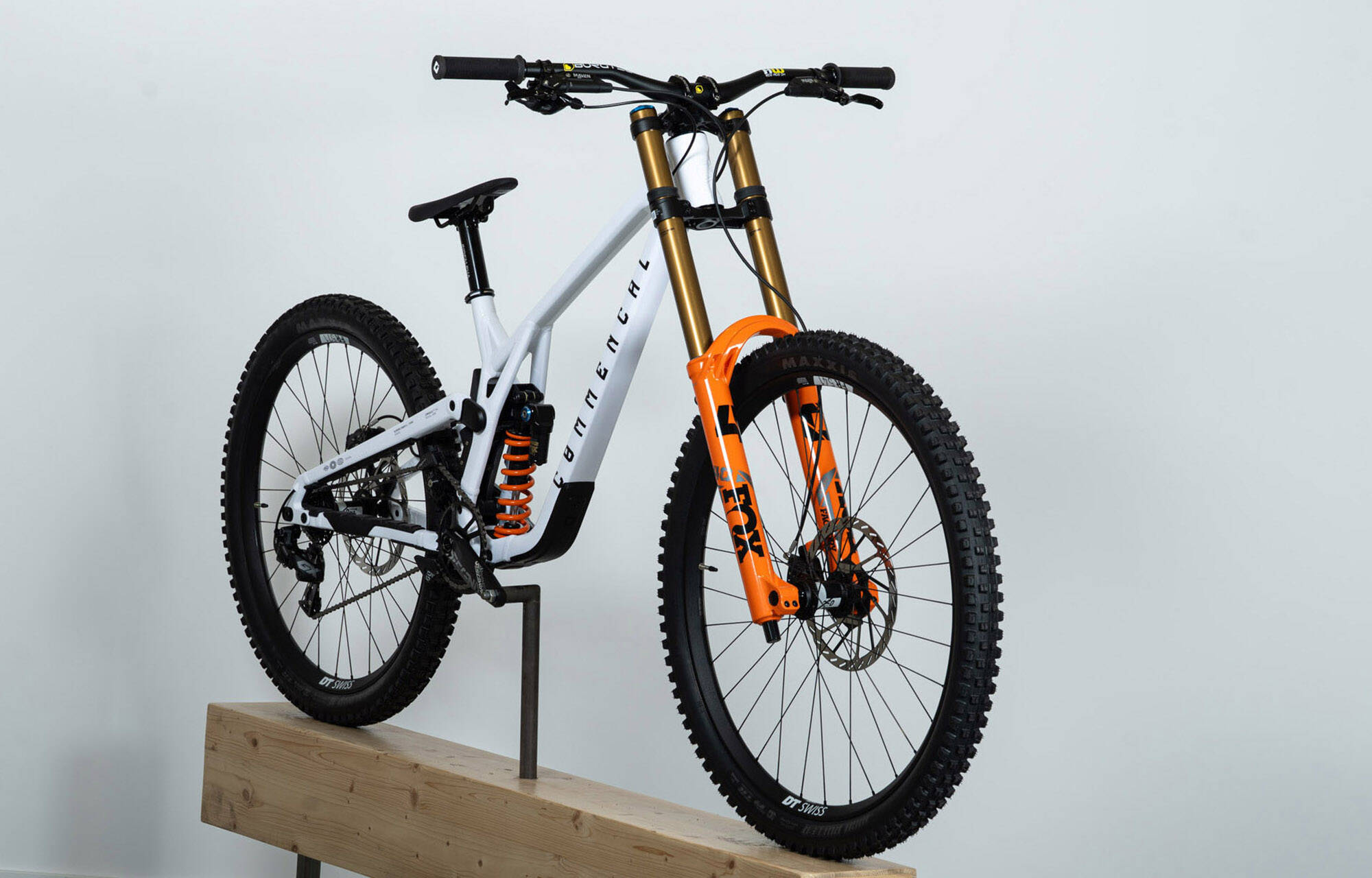 COMMENCAL SUPREME DH V5 SIGNATURE PURE WHITE 2026 - L (25150703) image large number 2