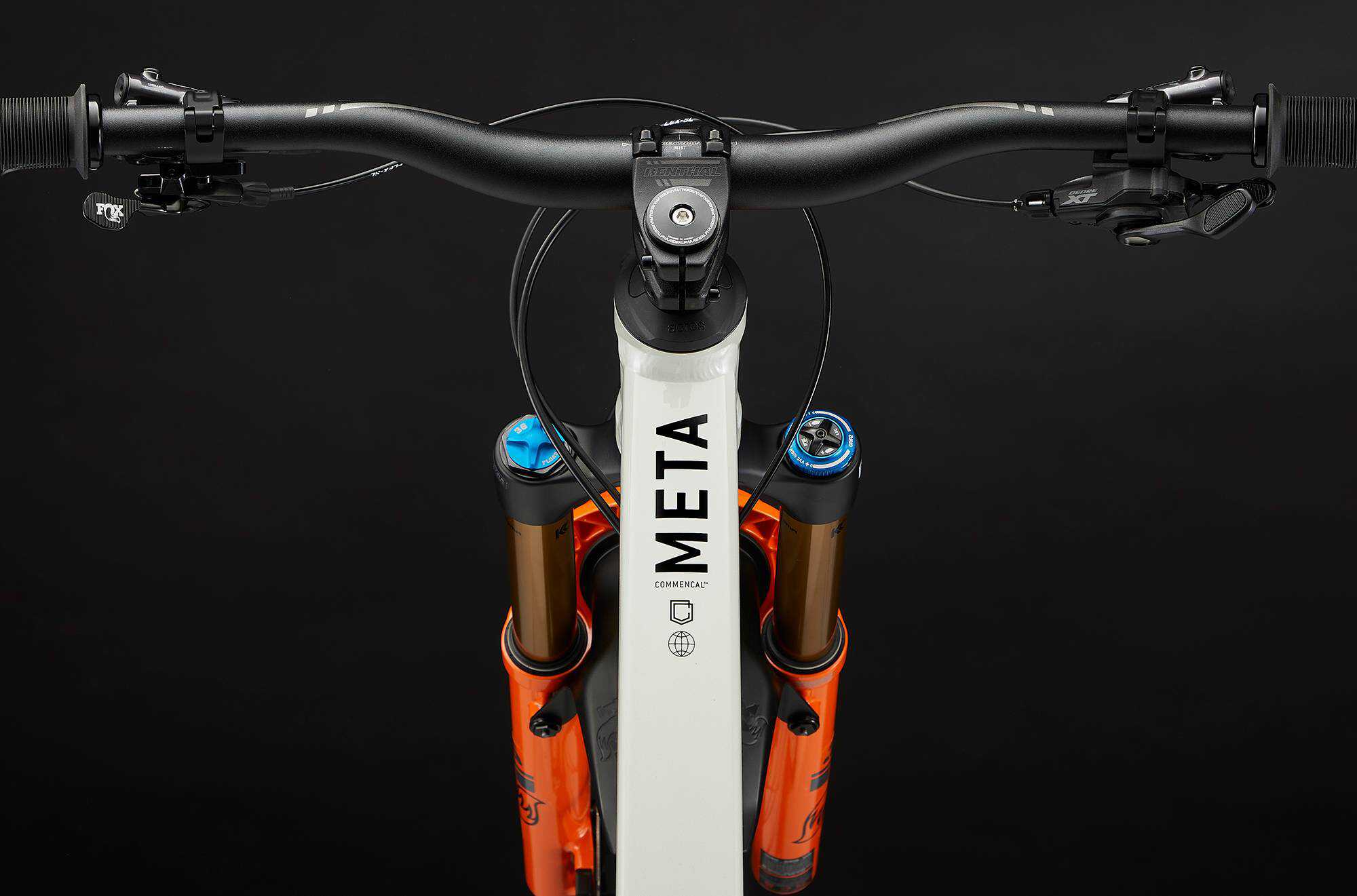 COMMENCAL META V5 SIGNATURE CLEAR SILVER image large number 3