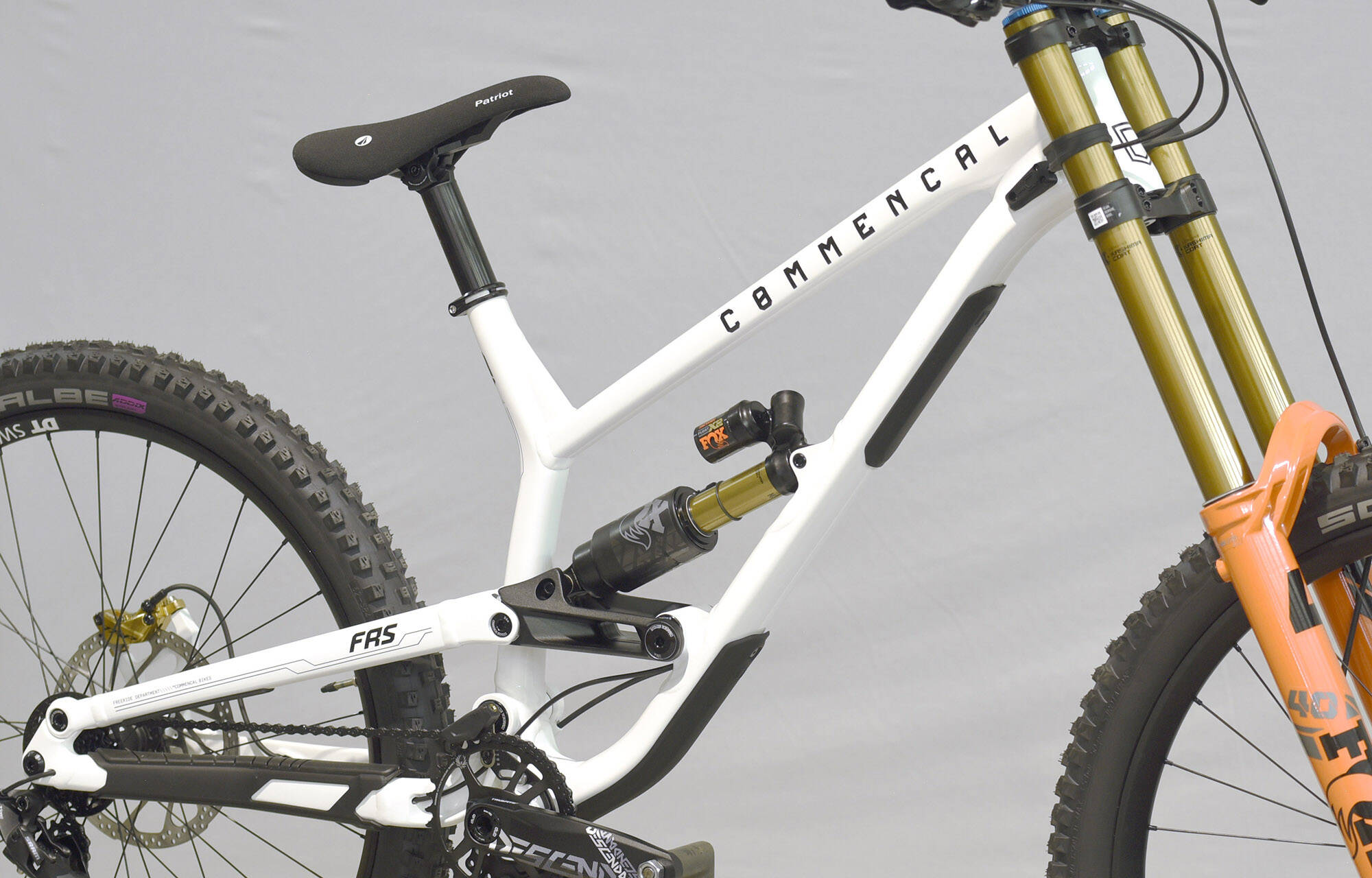 COMMENCAL FRS SIGNATURE PURE WHITE - M (24150702) image large number 1