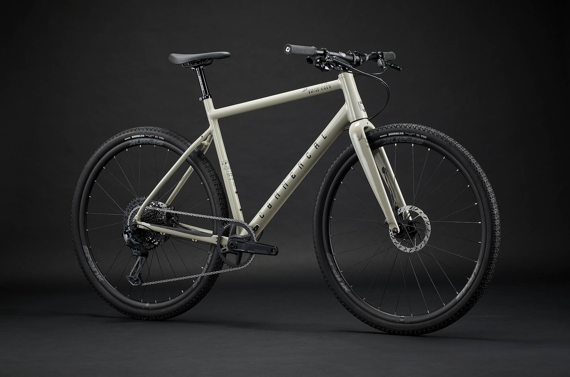 COMMENCAL FCB ESSENTIAL CHALK: Versatile Urban Bike | USA Freedom