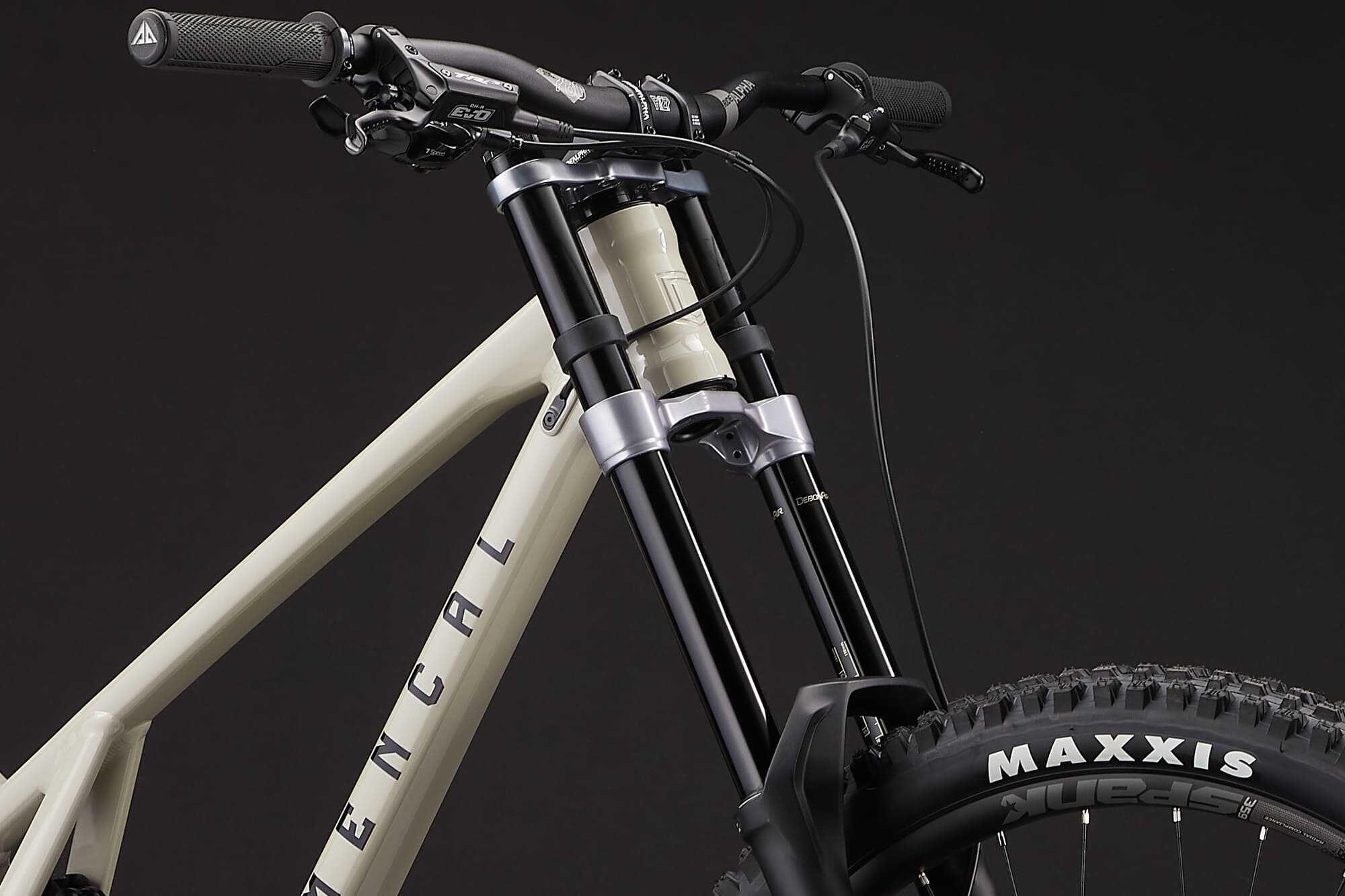 COMMENCAL SUPREME DH V5 RIDE CHALK image large number 8