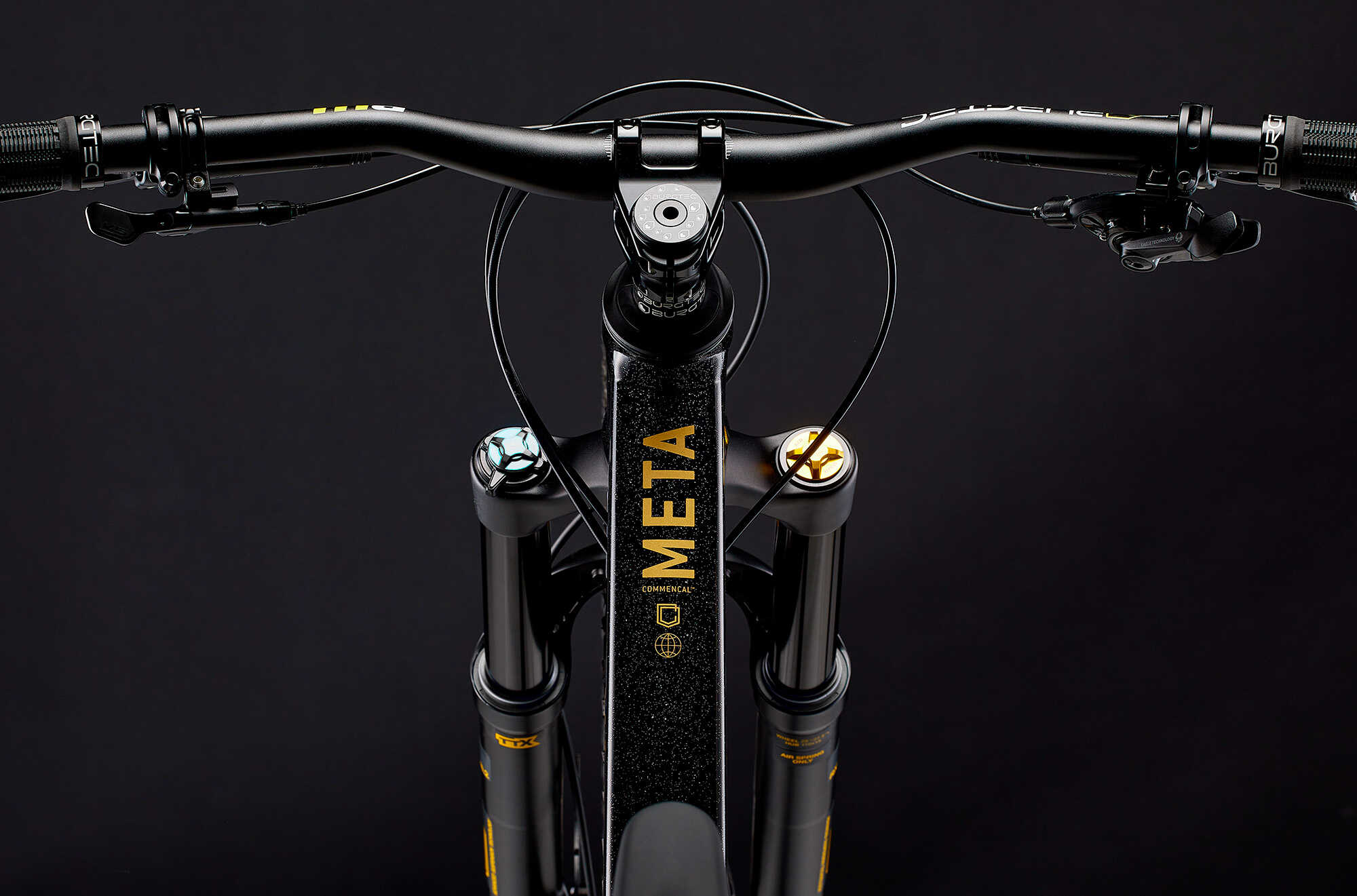 COMMENCAL META V5 OHLINS EDITION GLITTERY BLACK image large number 3