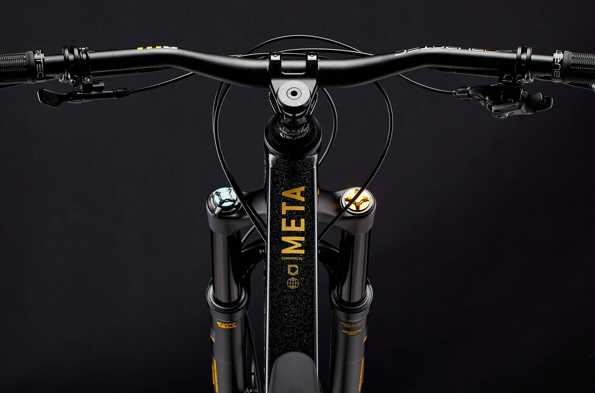 COMMENCAL META V5 OHLINS EDITION GLITTERY BLACK image large number 3