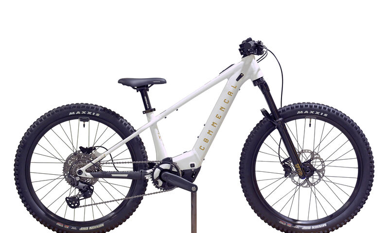 COMMENCAL META HT 24 POWER GLITTERY WHITE - (24173700) 1 km