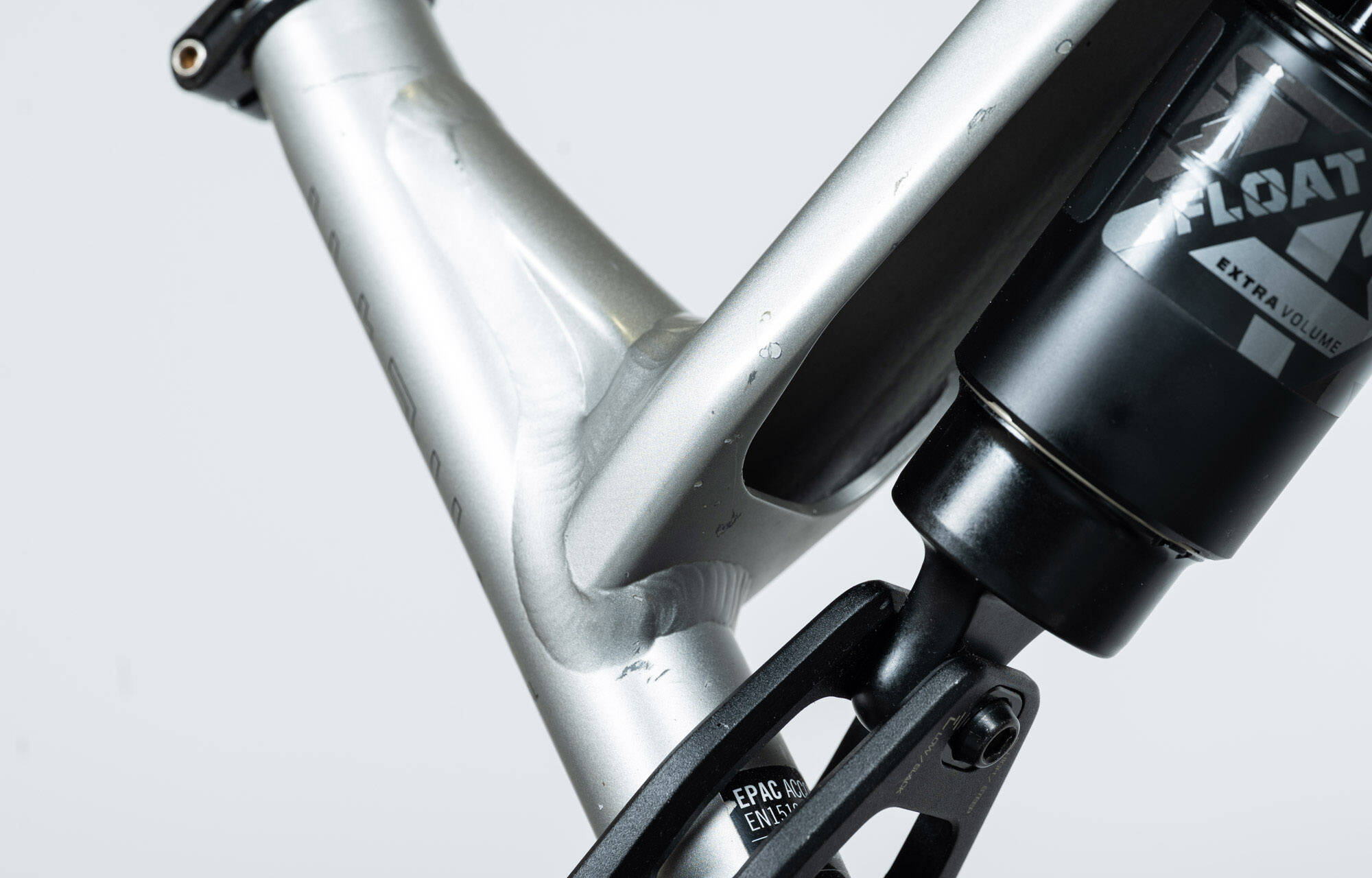 COMMENCAL META POWER SX SHIMANO RACE SILVER - L (22180703) 756 km image large number 14