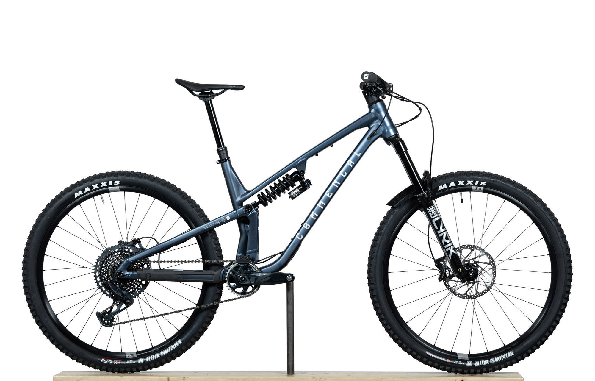 COMMENCAL META V5 RACE SPARKLY BLUE - L (23121303) image number null