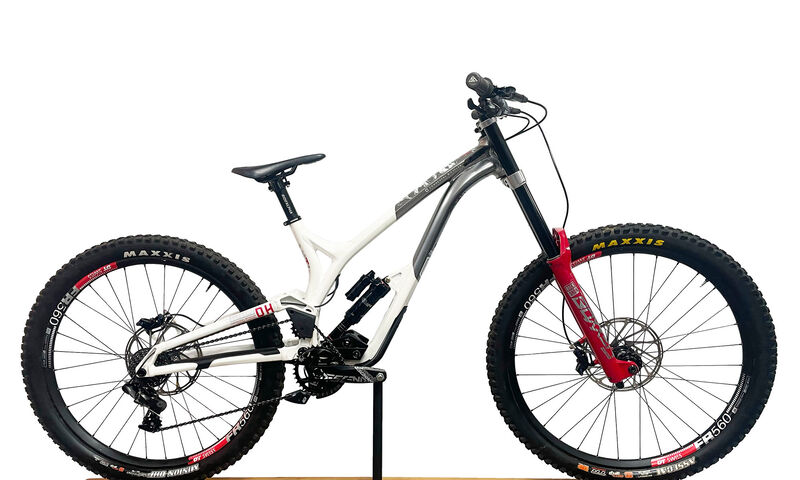 COMMENCAL SUPREME DH 29 / 27 TEAM (M)