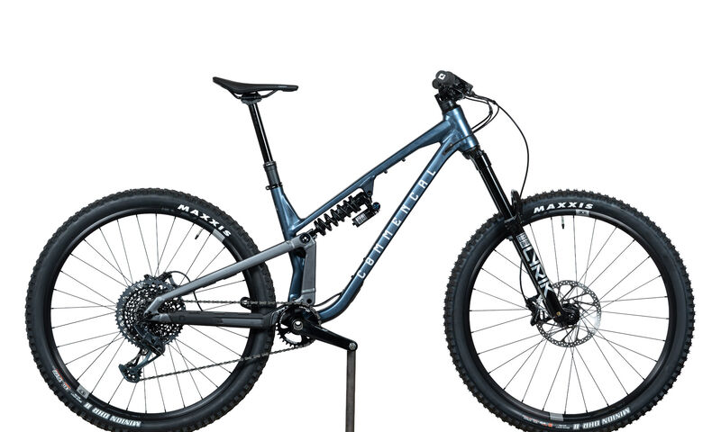 COMMENCAL META V5 RACE SPARKLY BLUE - M (23121302)