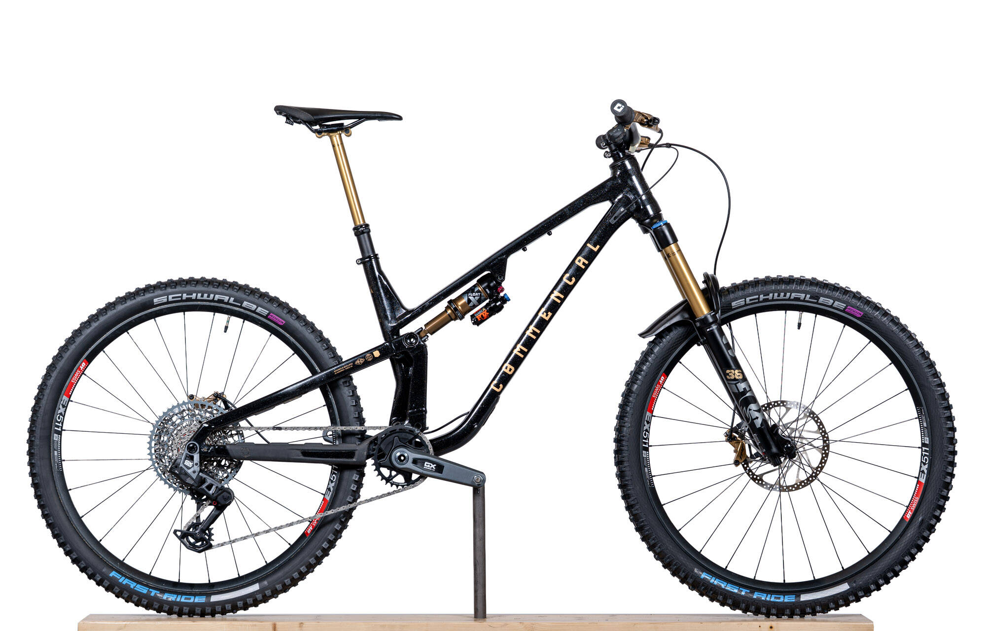 COMMENCAL META V5 T-TYPE GLITTERY BLACK ALC - L (23100043) image number null
