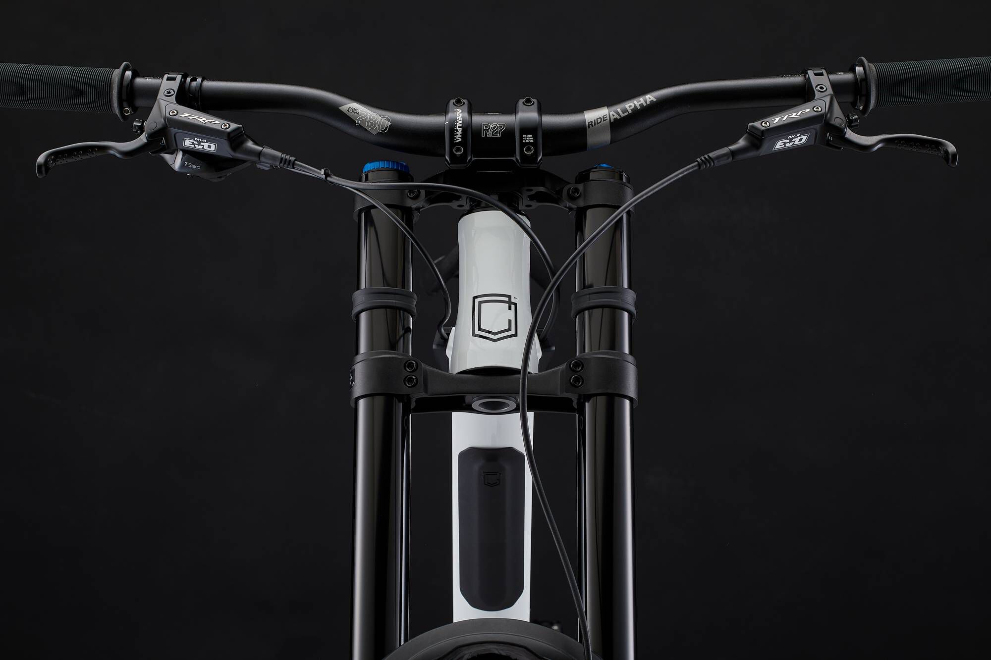 COMMENCAL FRS ESSENTIAL PURE WHITE - Ultimate Freeride DH Bike