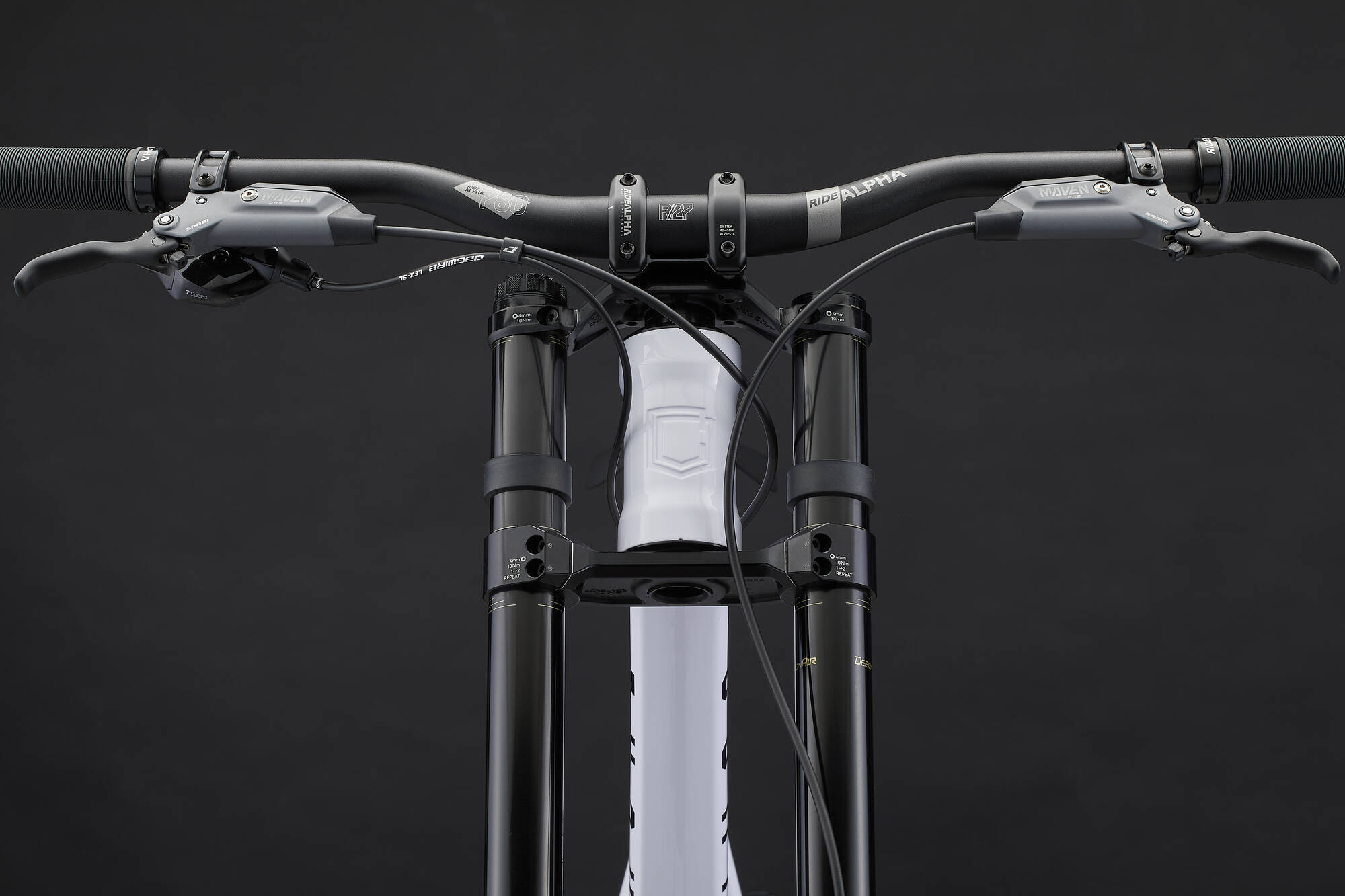 COMMENCAL SUPREME DH V5 ROCKSHOX PURE WHITE 2026 image large number 4