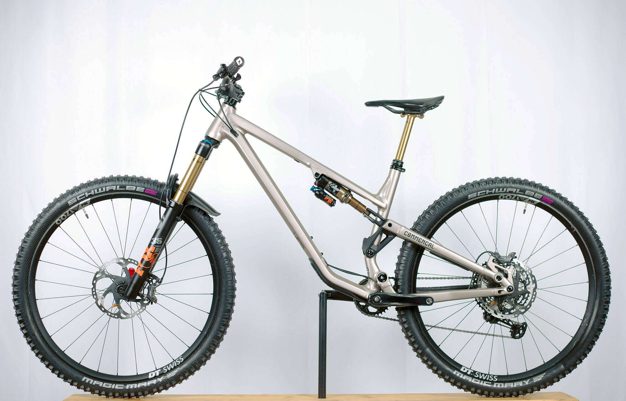 COMMENCAL META TR V4 SIGNATURE CHAMPAGNE - L (22120503) image large number 2