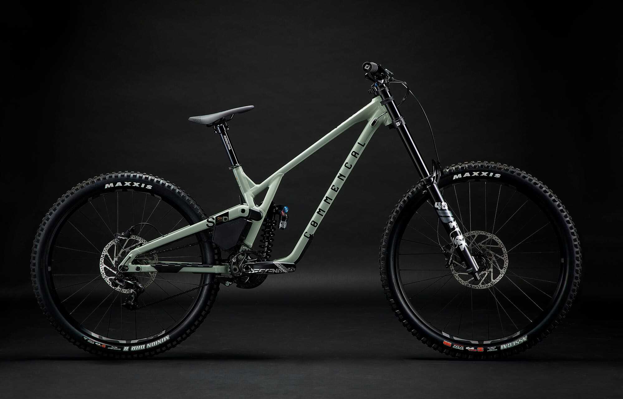 COMMENCAL SUPREME DH V5 ESSENTIAL HERITAGE GREEN image large number 0