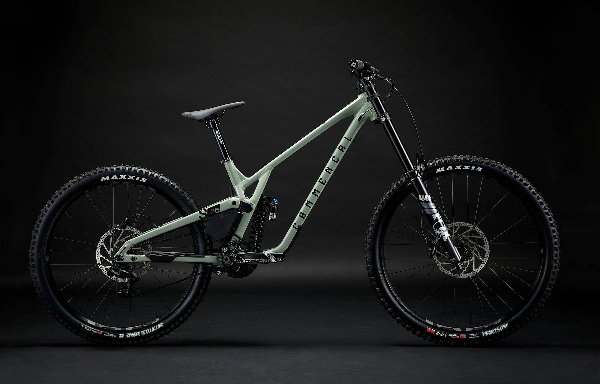 COMMENCAL SUPREME DH V5 ESSENTIAL HERITAGE GREEN image large number 0
