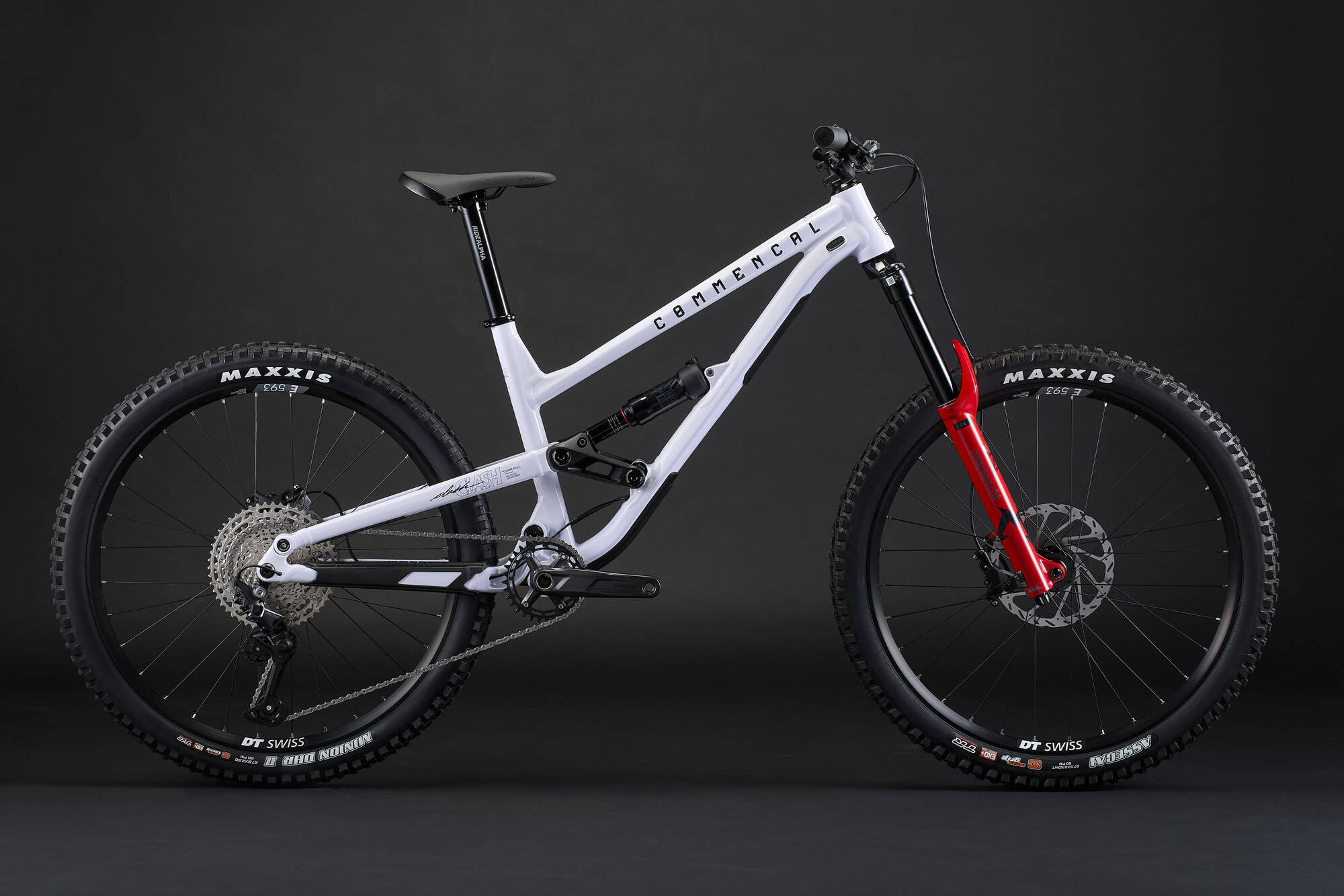 COMMENCAL CLASH MARZO PURE WHITE 2027 image large number 0