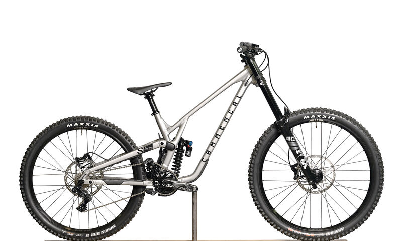 COMMENCAL SUPREME DH V5 ESSENTIAL SILVER - M (23150902)