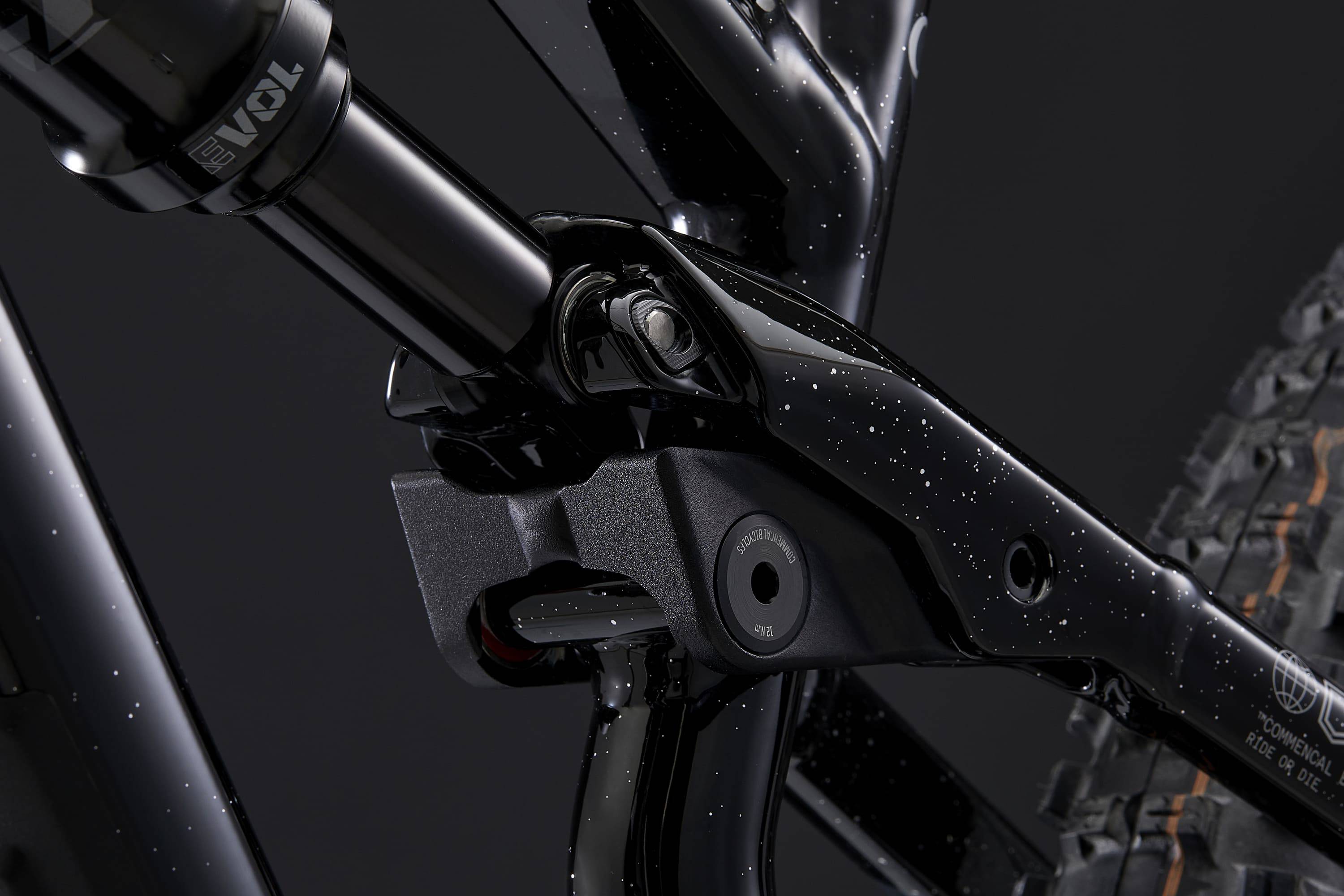 COMMENCAL CLASH JR V2 GLITTERY BLACK image large number 9