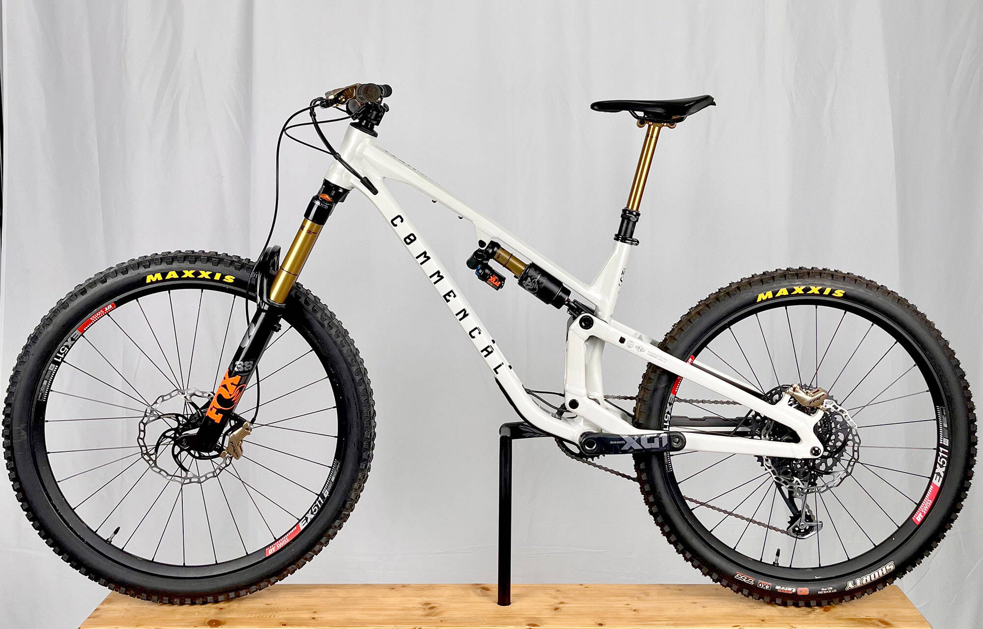 COMMENCAL META SX V5 SIGNATURE CLEAR SILVER ALC - M (22107007) image large number 4
