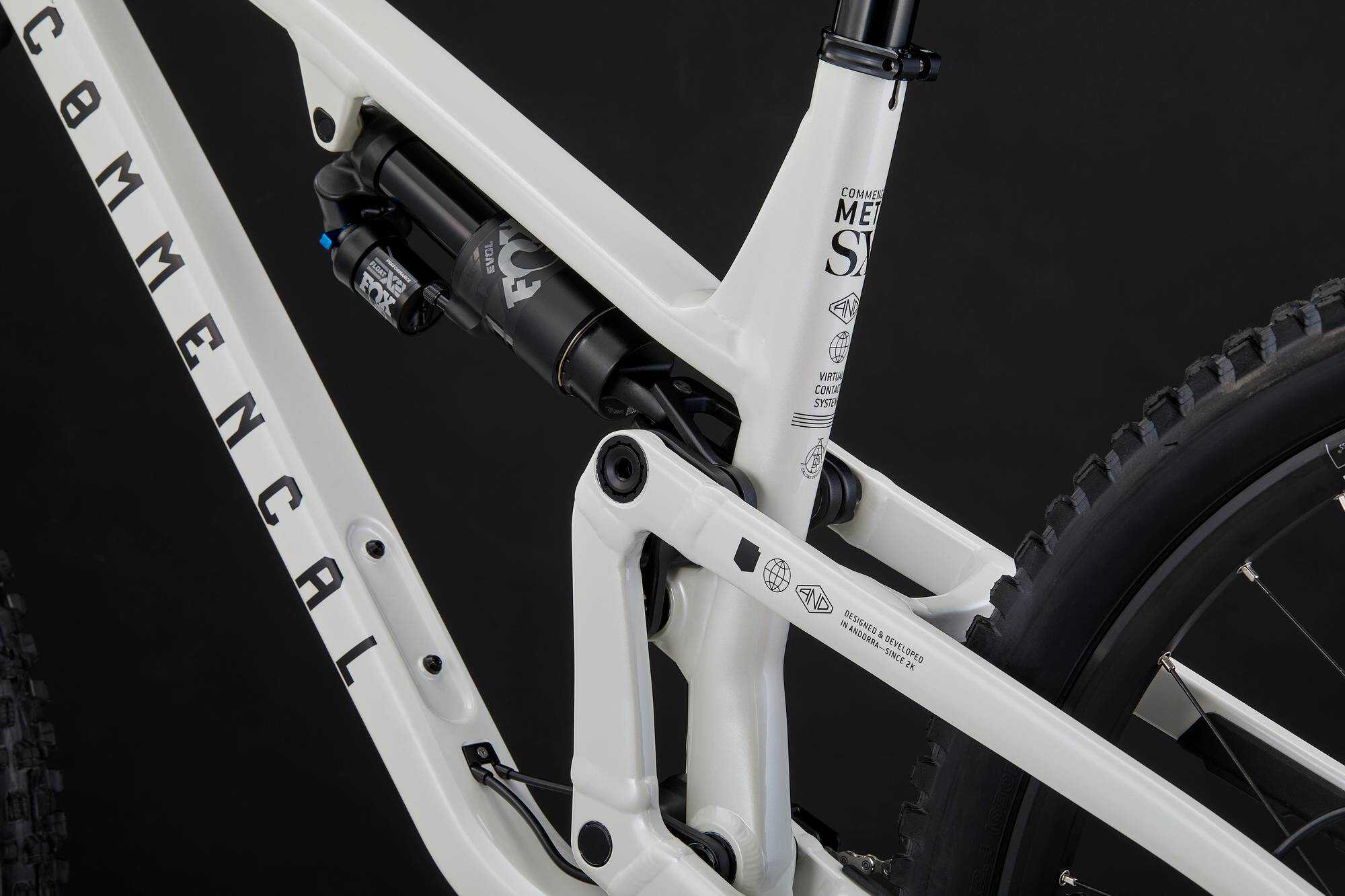 COMMENCAL META SX V5 ESSENTIAL CLEAR SILVER image large number 6