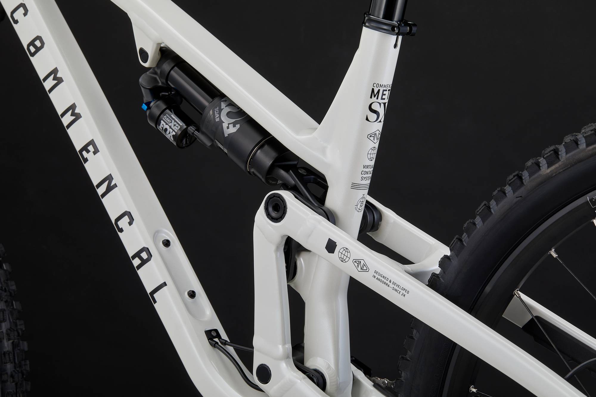 COMMENCAL META SX V5 ESSENTIAL CLEAR SILVER image large number 6