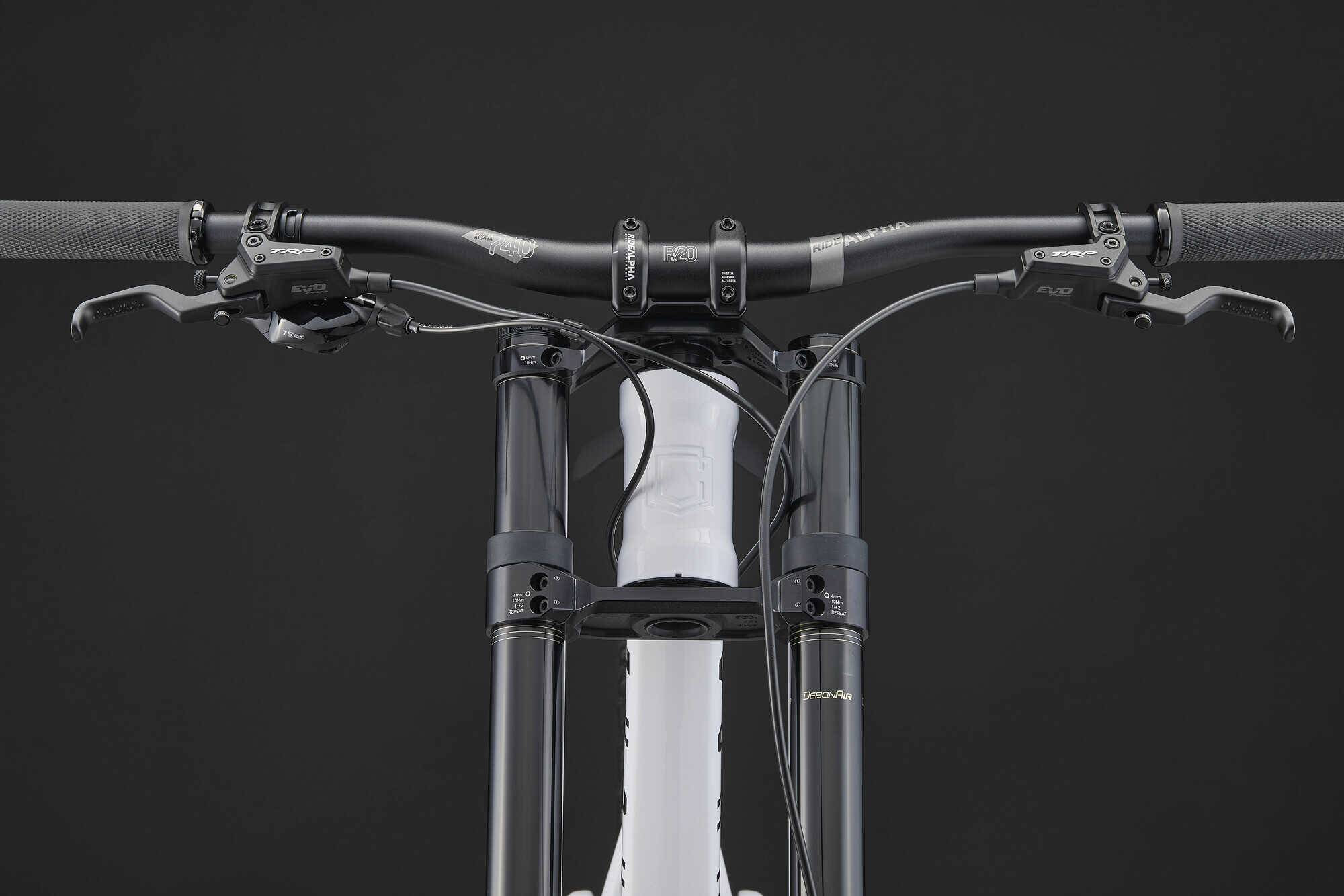 COMMENCAL SUPREME DH V5 XS PURE WHITE 2026 image large number 4