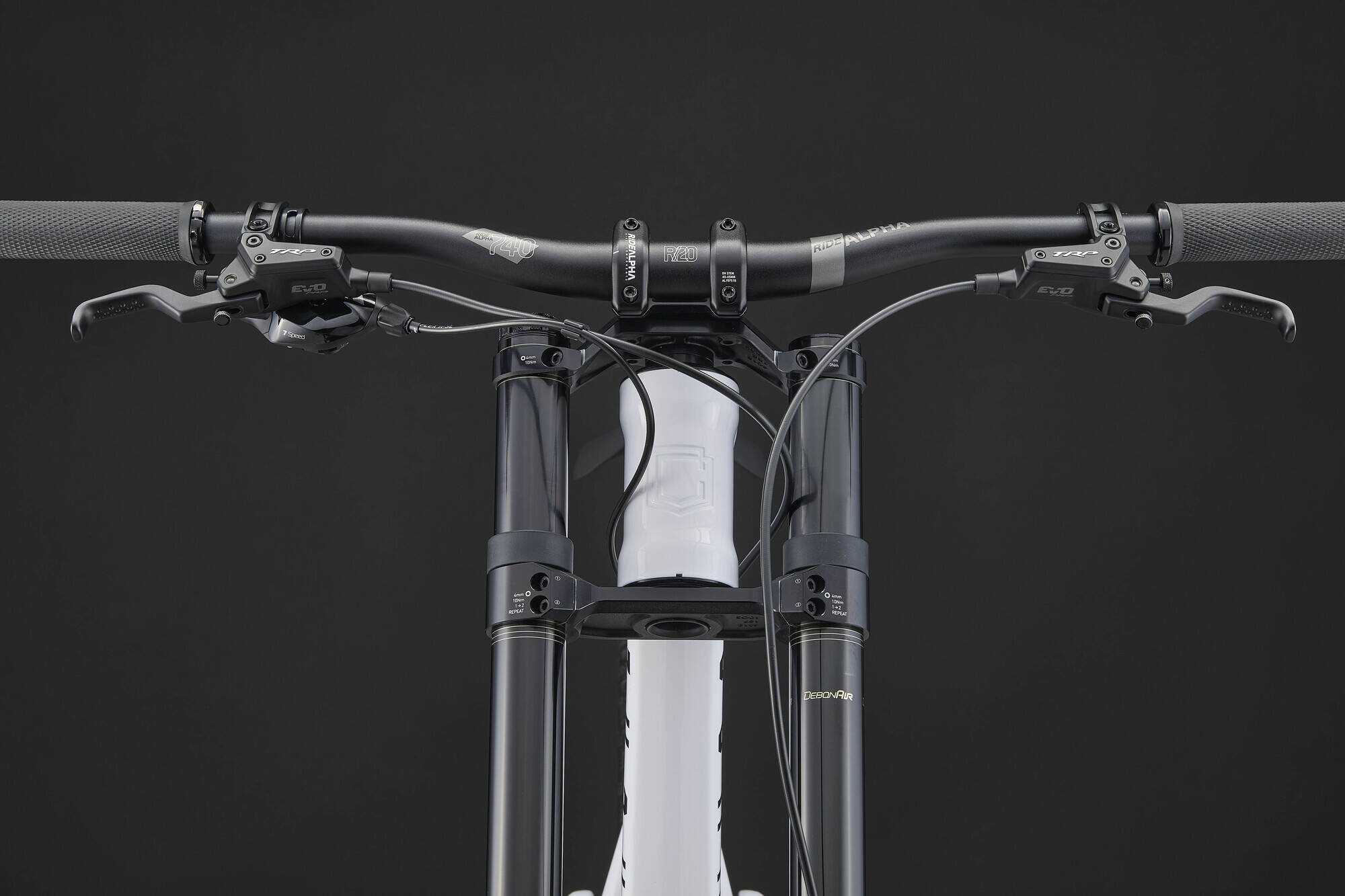 COMMENCAL SUPREME DH V5 XS PURE WHITE 2026 image large number 4