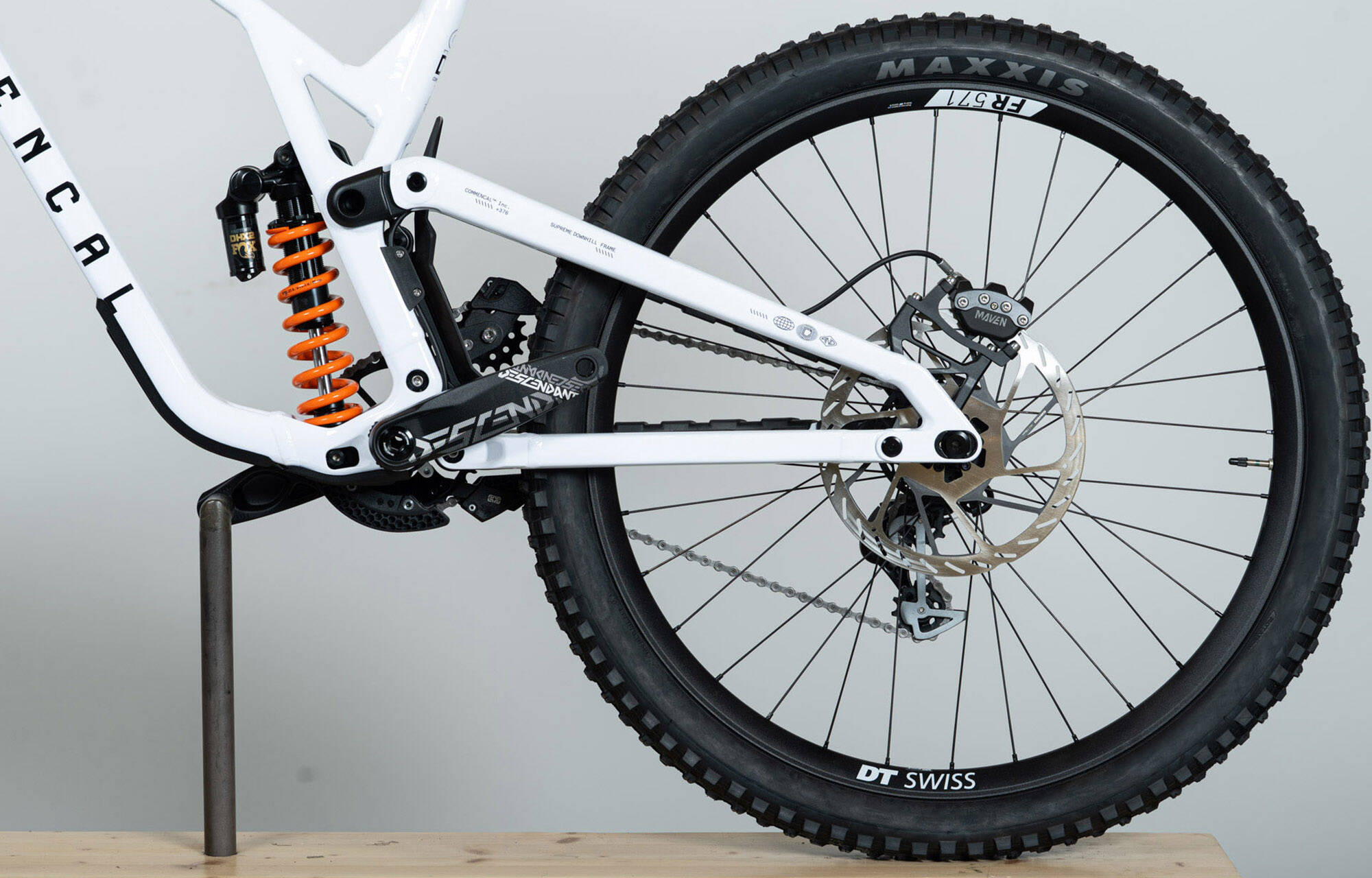 COMMENCAL SUPREME DH V5 SIGNATURE PURE WHITE 2026 - L (25150703) image large number 5