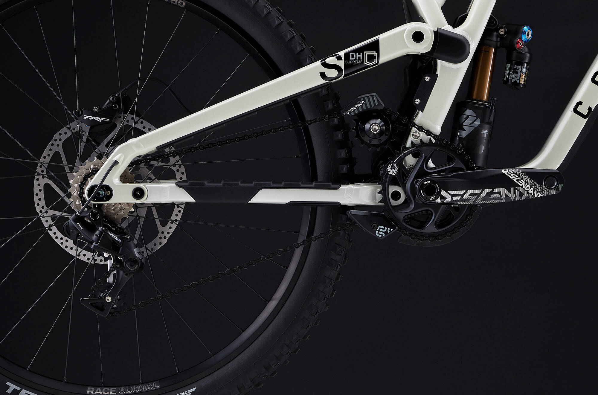 COMMENCAL SUPREME DH V5 SIGNATURE CLEAR SILVER image large number 5