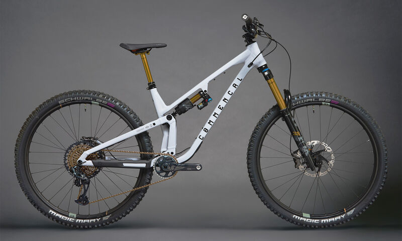 COMMENCAL META V5 STAFF EDITION