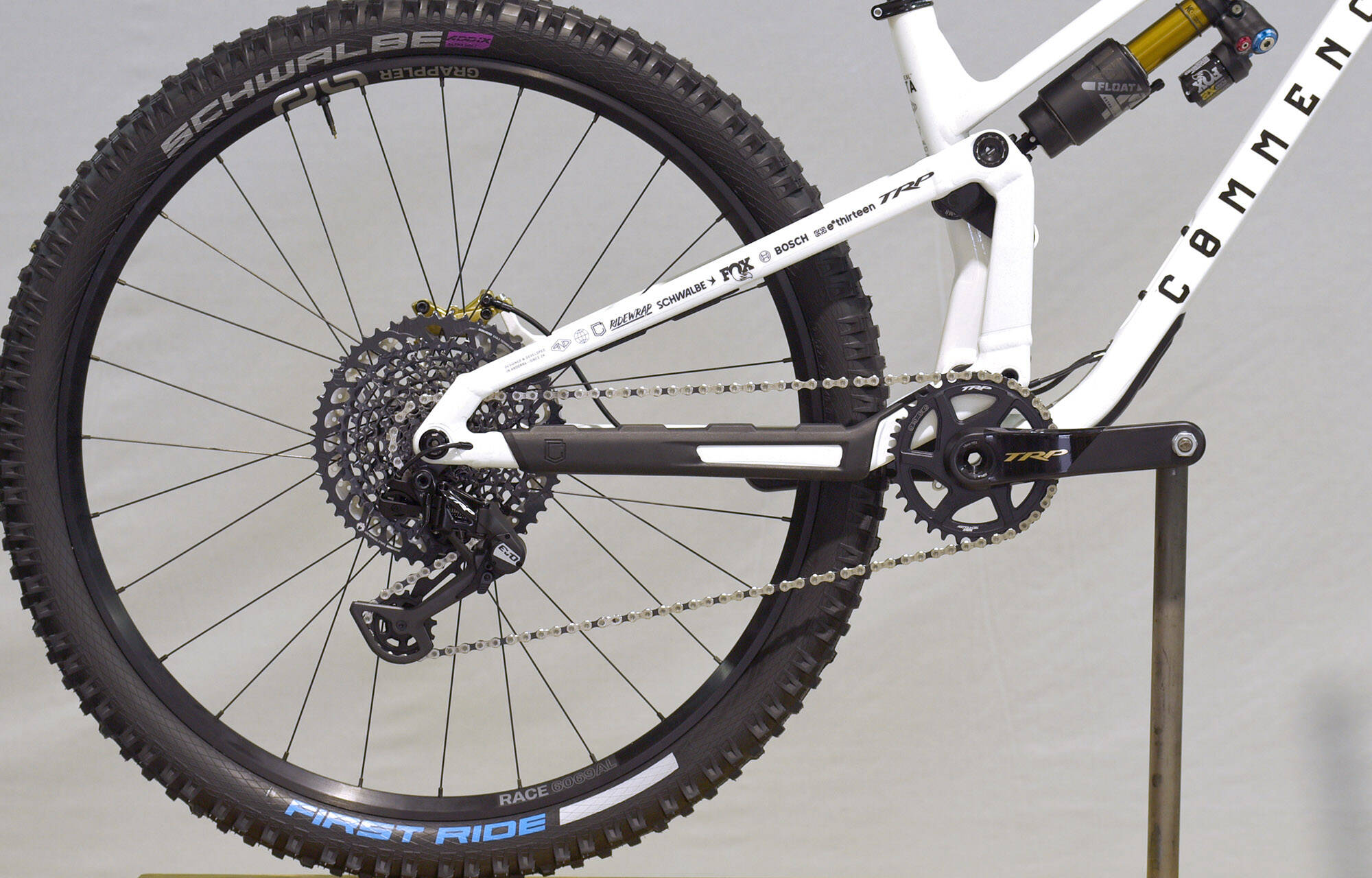 COMMENCAL META V5 CLEAR SILVER [COMMENCAL TEAM] ALC - S (24100019) image large number 0