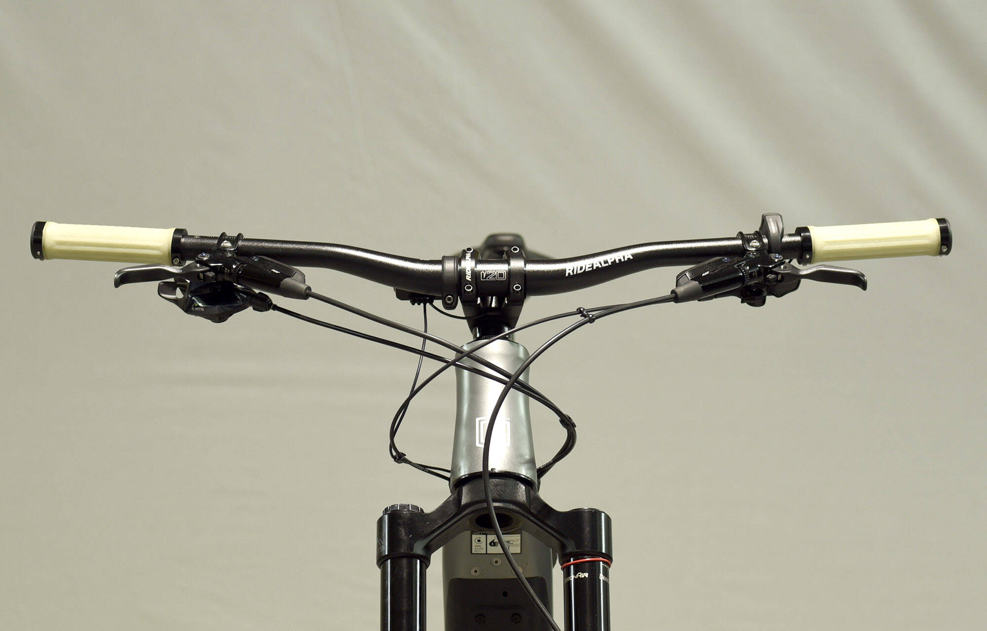 COMMENCAL META POWER AM SHIMANO TEAM GRAPHITE - L (21181403) 2011 km image large number 4