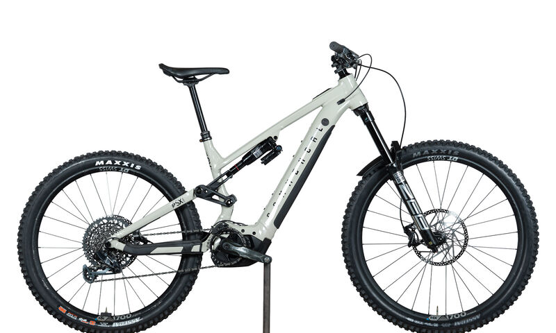 COMMENCAL META POWER SX BOSCH RACE CHALK - M (23181402) 2258 km