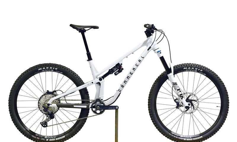 COMMENCAL META V5 ESSENTIAL PURE WHITE - L (23121103)