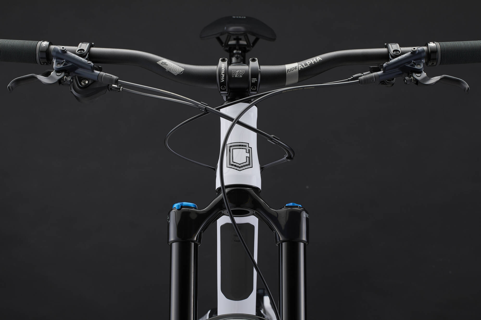 COMMENCAL CLASH ESSENTIAL PURE WHITE 2026 image large number 4