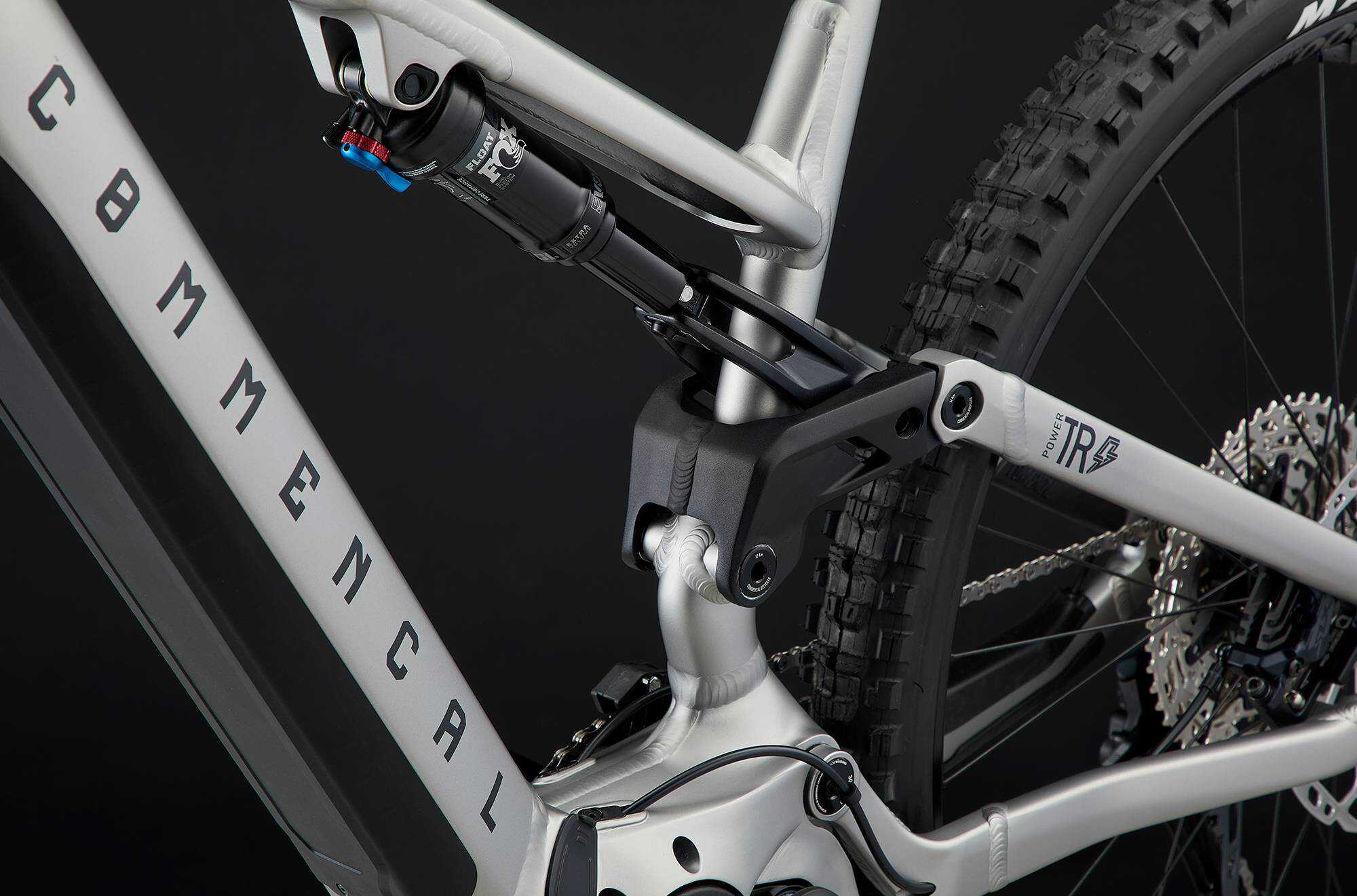 COMMENCAL META POWER TR BOSCH ESSENTIAL SILVER image large number 3