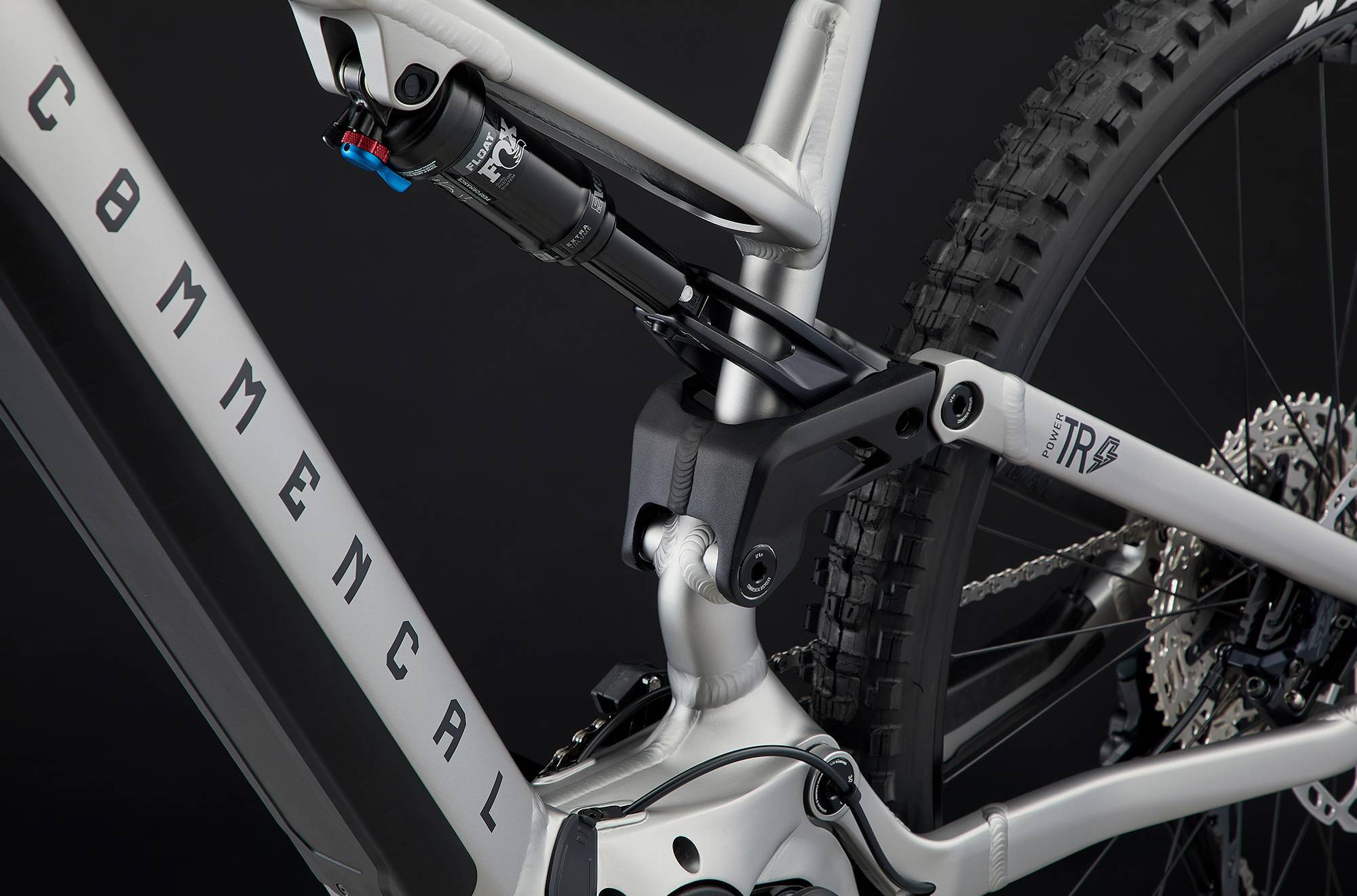 COMMENCAL META POWER TR BOSCH ESSENTIAL SILVER image large number 3