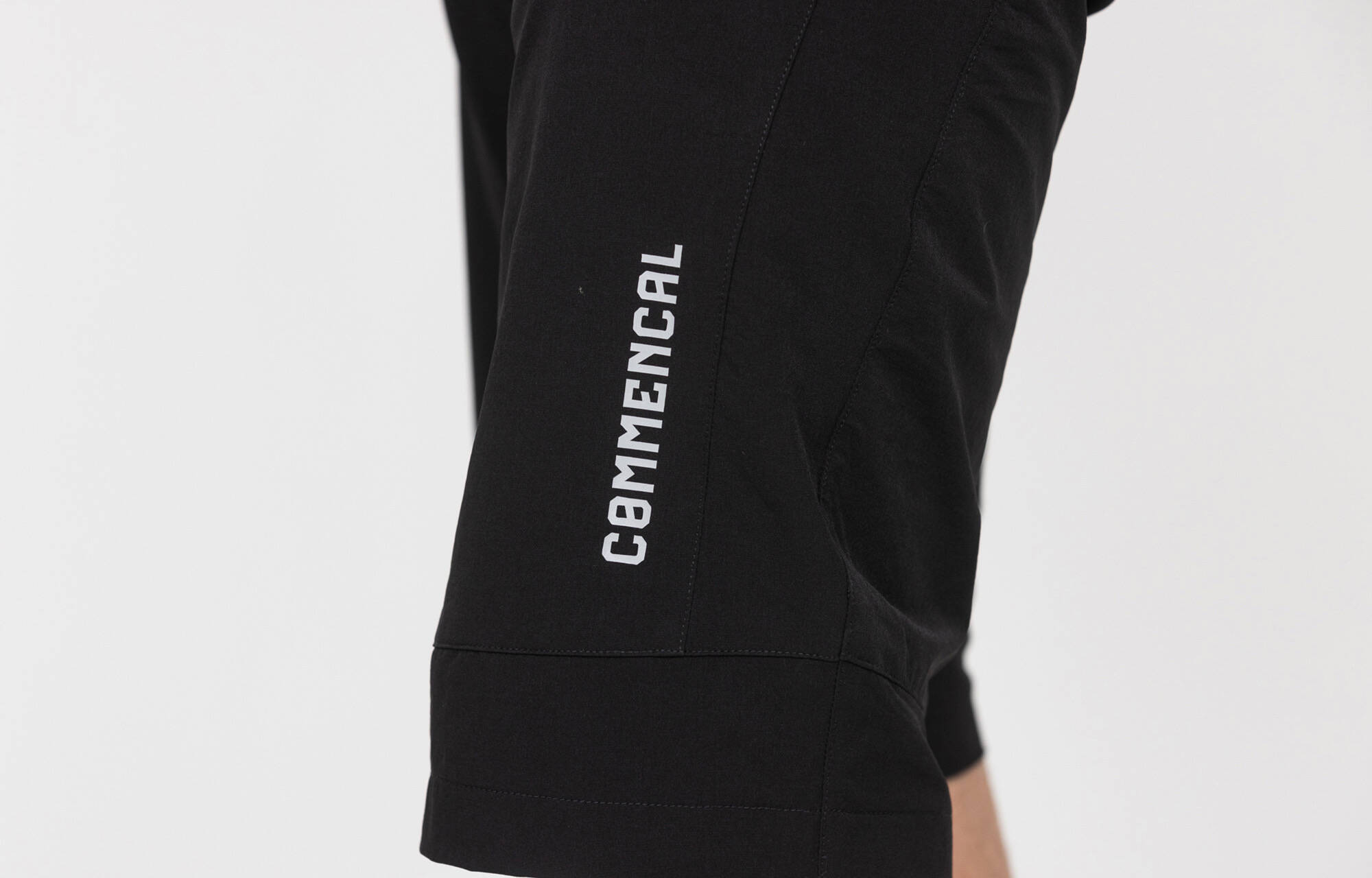 SHORT COMMENCAL BLACK image large number 3