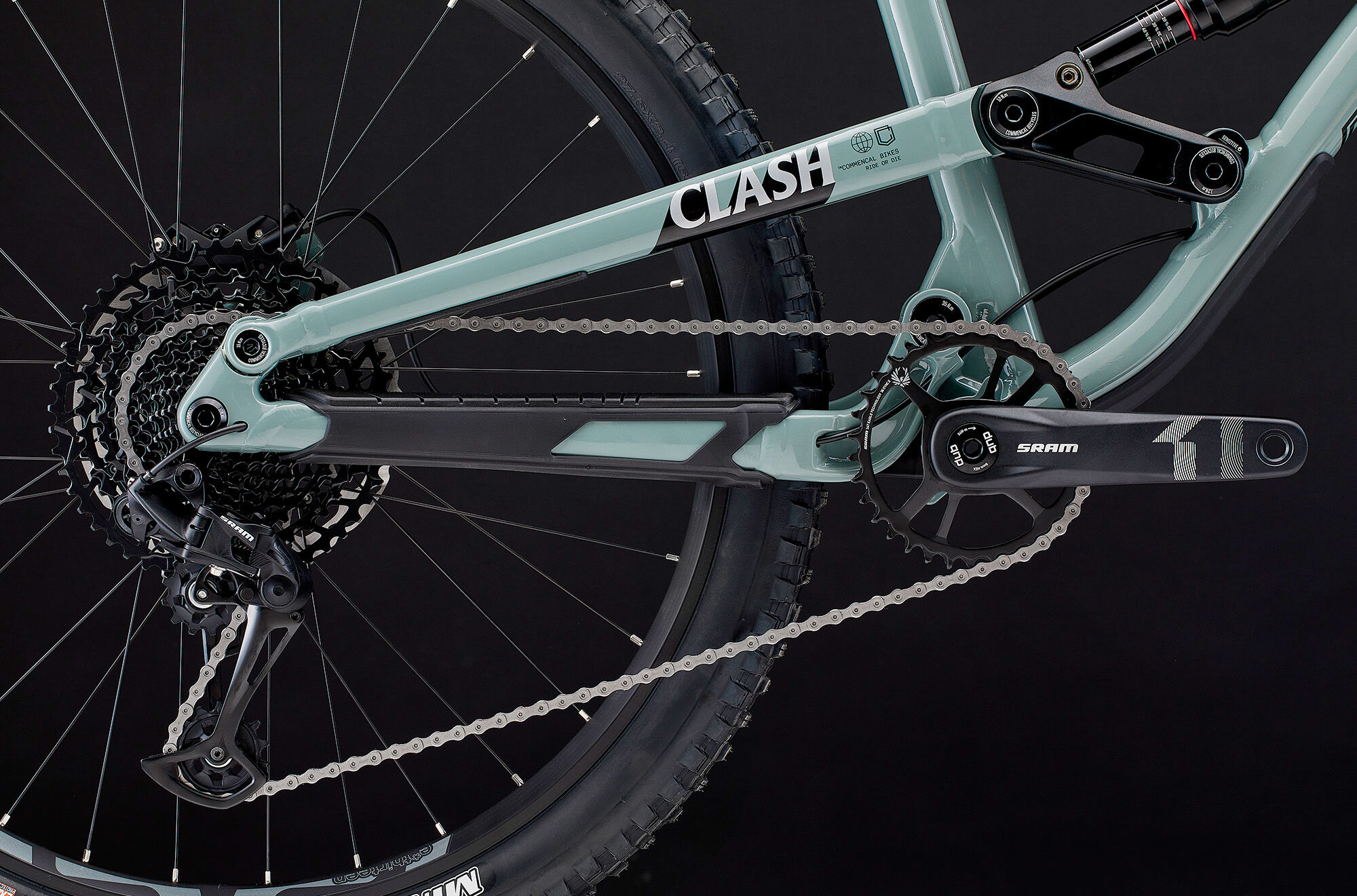 新品同様】COMMENCAL CLASH RIDE 2025 パイライトグレー COMMENCAL