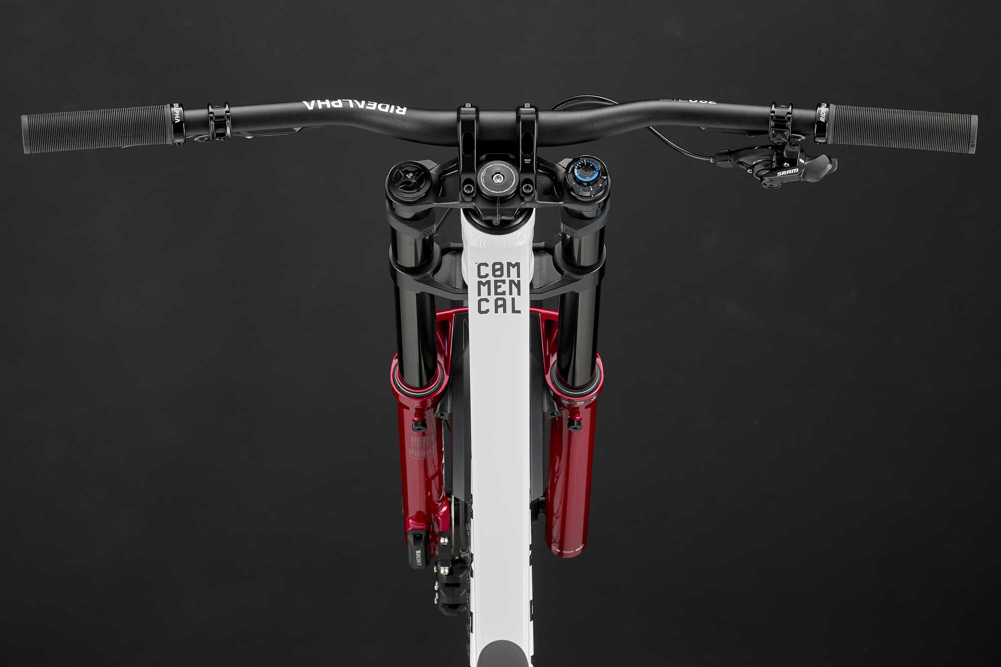 COMMENCAL SUPREME DH V5.2 ROCKSHOX PURE WHITE 2027 image large number 3