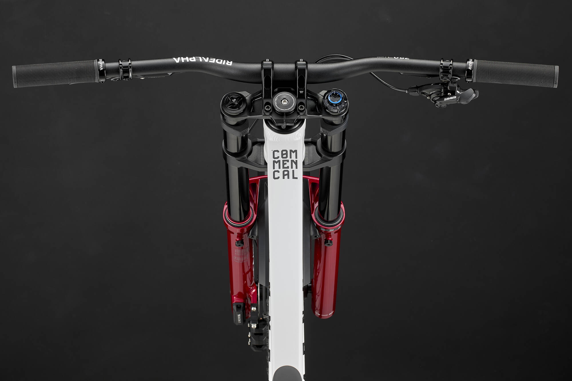 COMMENCAL SUPREME DH V5.2 ROCKSHOX PURE WHITE 2027 image large number 3
