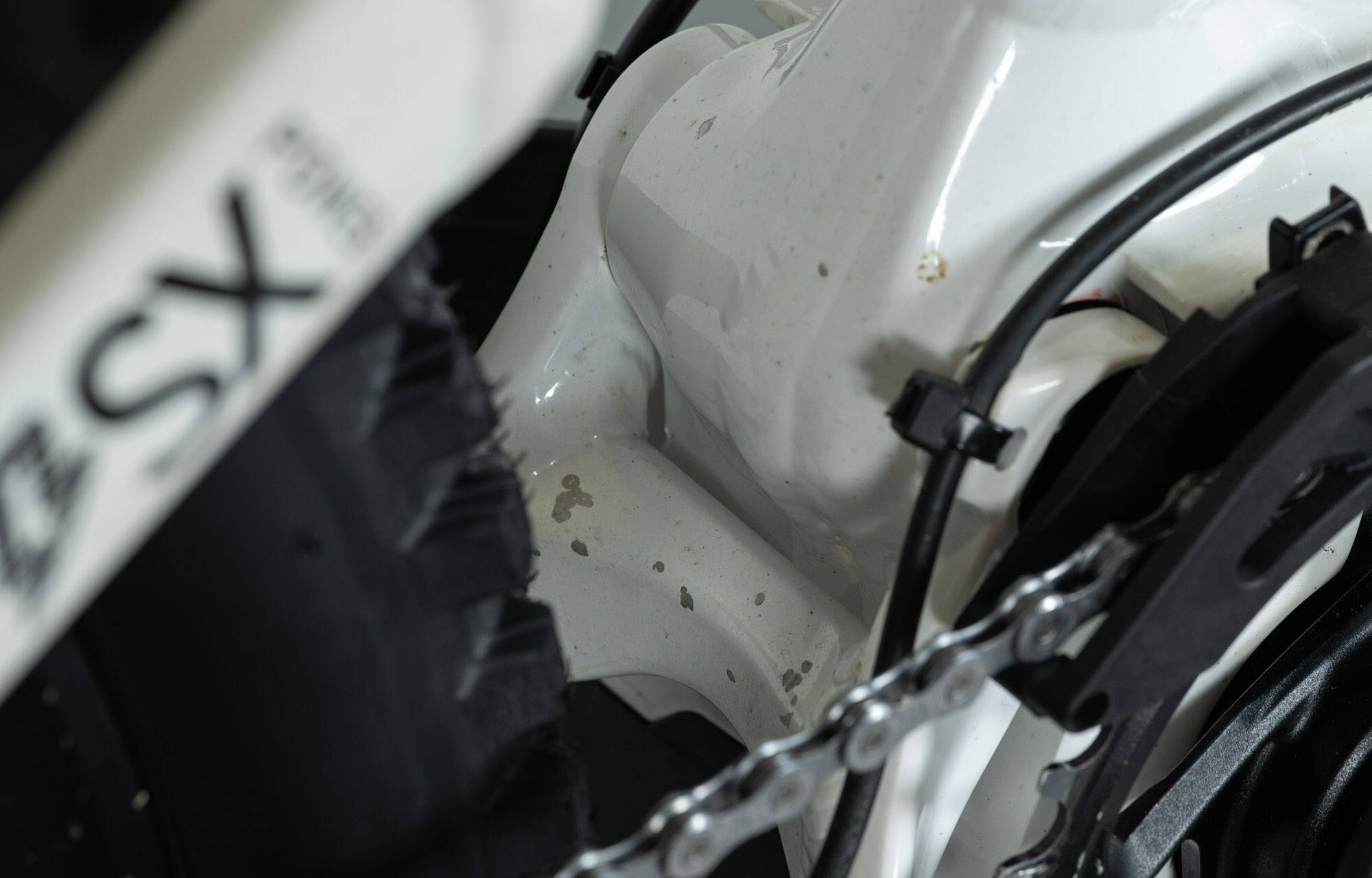 COMMENCAL META POWER SX BOSCH SIGNATURE PURE WHITE - L (22181903) 2251 km image large number 11