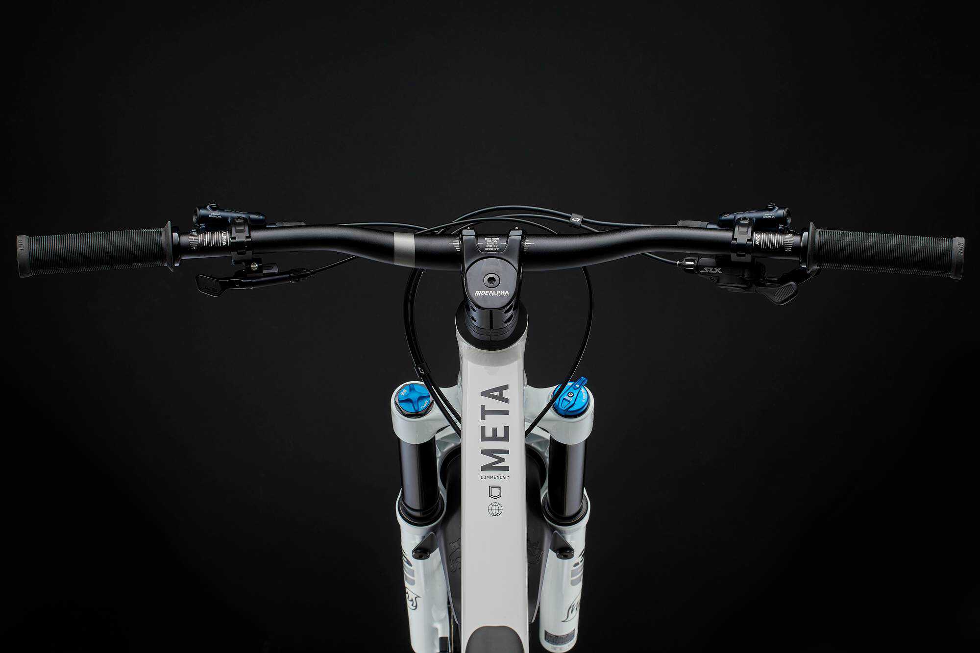 COMMENCAL META V5 ESSENTIAL PURE WHITE image large number 3