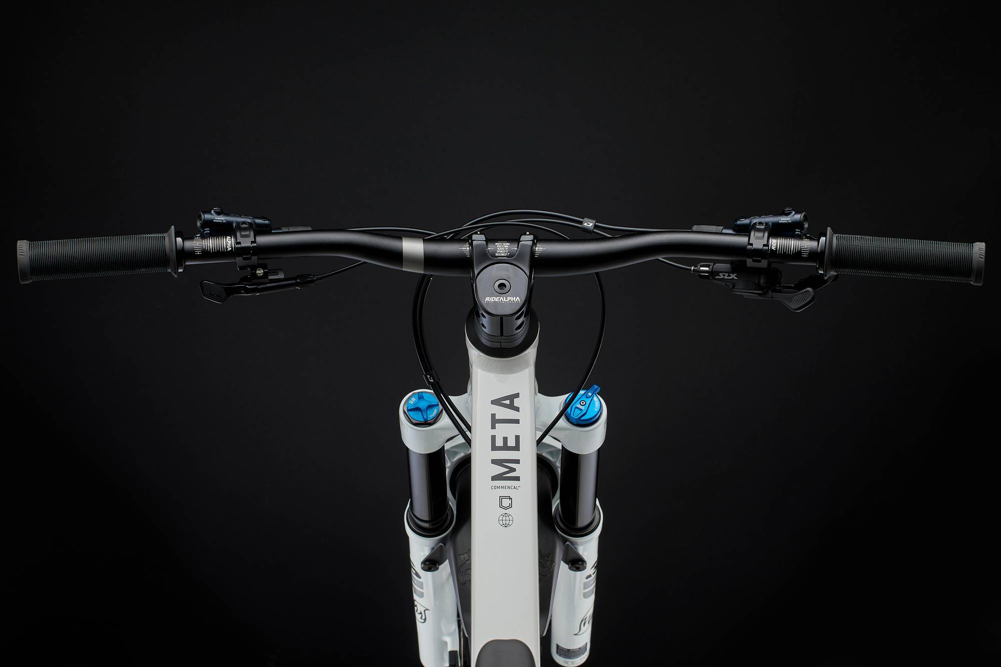 COMMENCAL META V5 ESSENTIAL PURE WHITE image large number 3