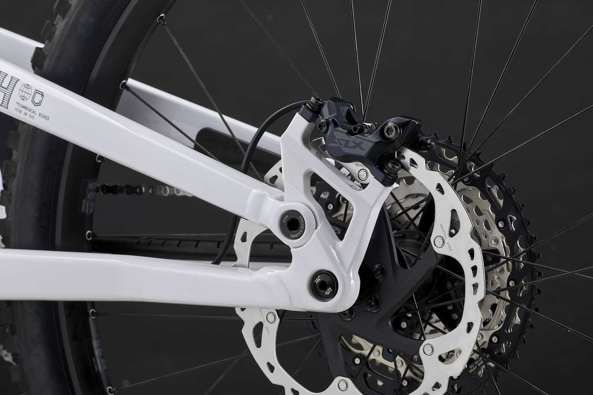 COMMENCAL CLASH ESSENTIAL PURE WHITE 2026 image large number 7