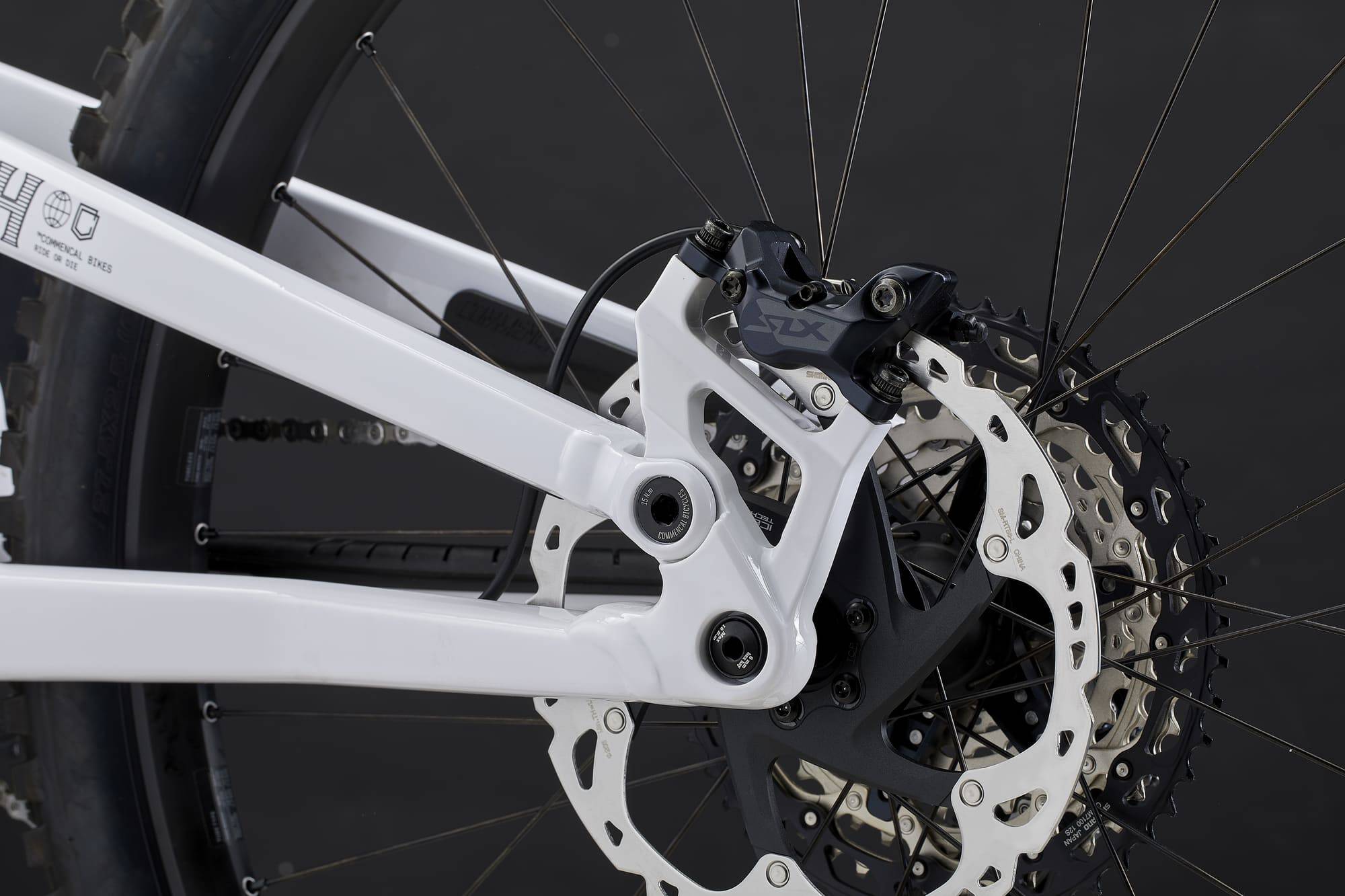 COMMENCAL CLASH ESSENTIAL PURE WHITE 2026 image large number 7