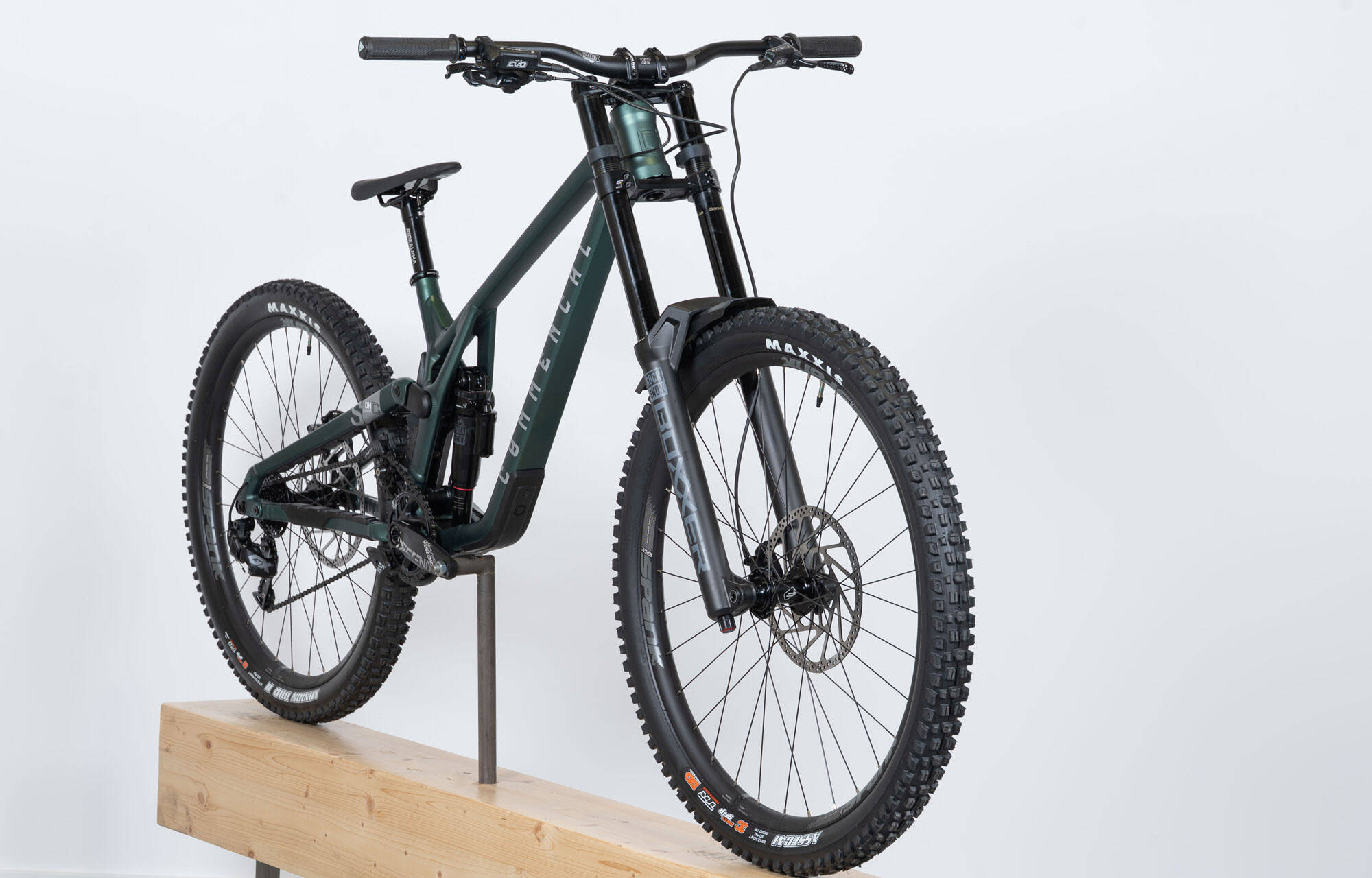 COMMENCAL SUPREME DH V5 RIDE METALLIC GREEN - XL (23150804) image large number 2
