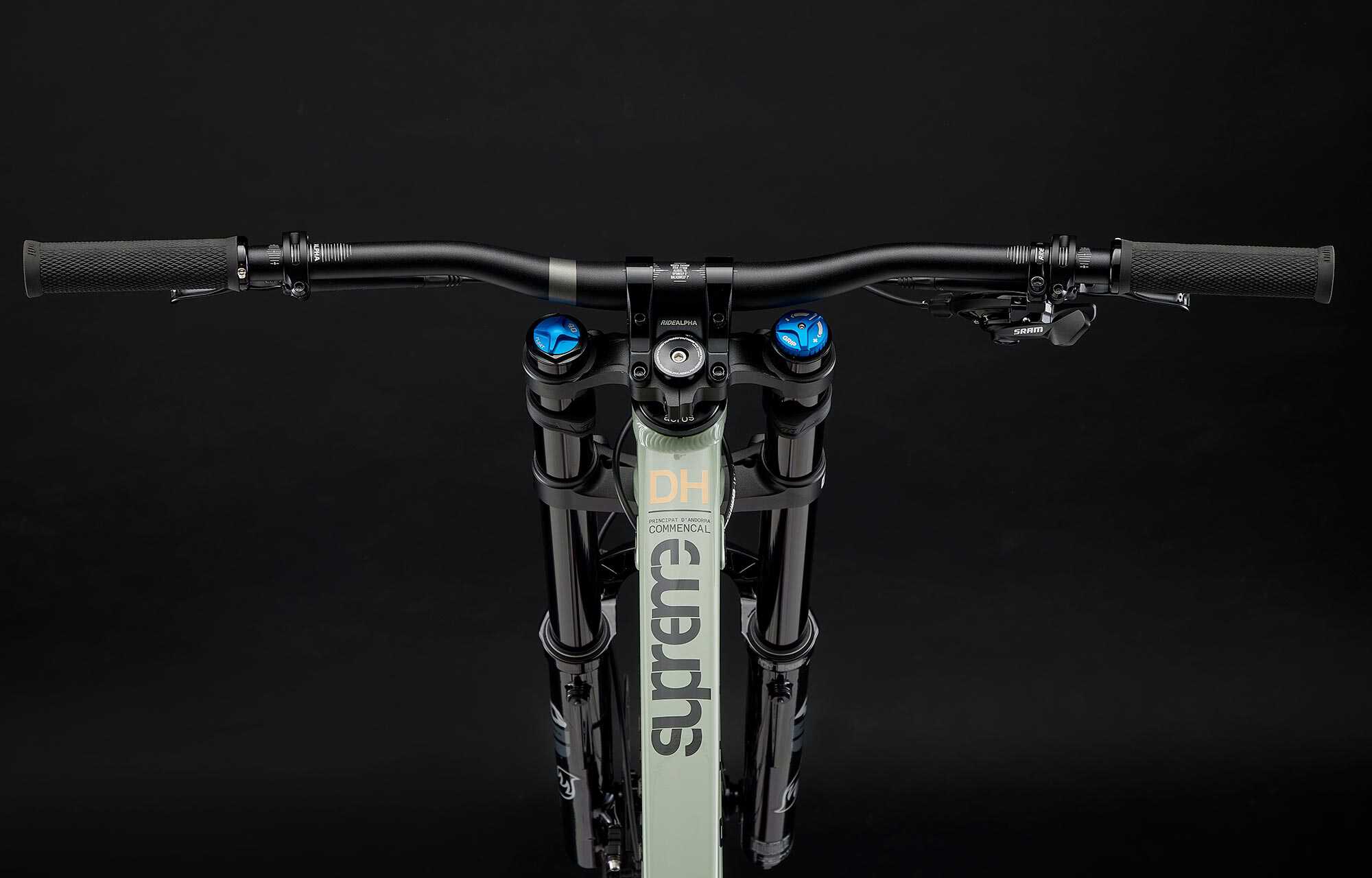 COMMENCAL SUPREME DH V5 ESSENTIAL HERITAGE GREEN image large number 3
