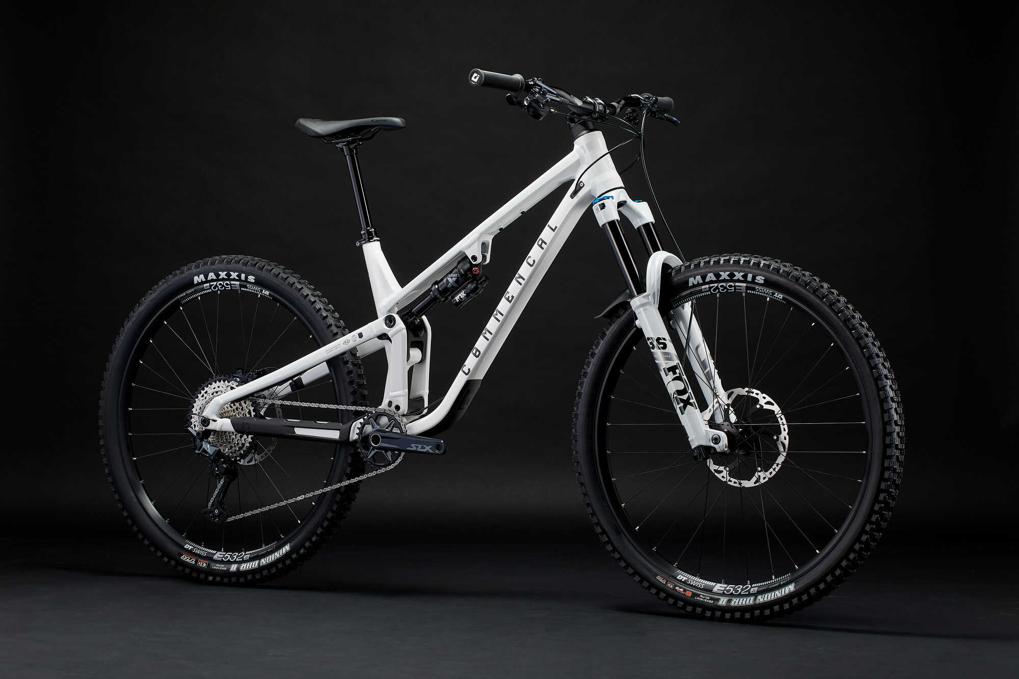 COMMENCAL META V5 ESSENTIAL PURE WHITE image large number 1